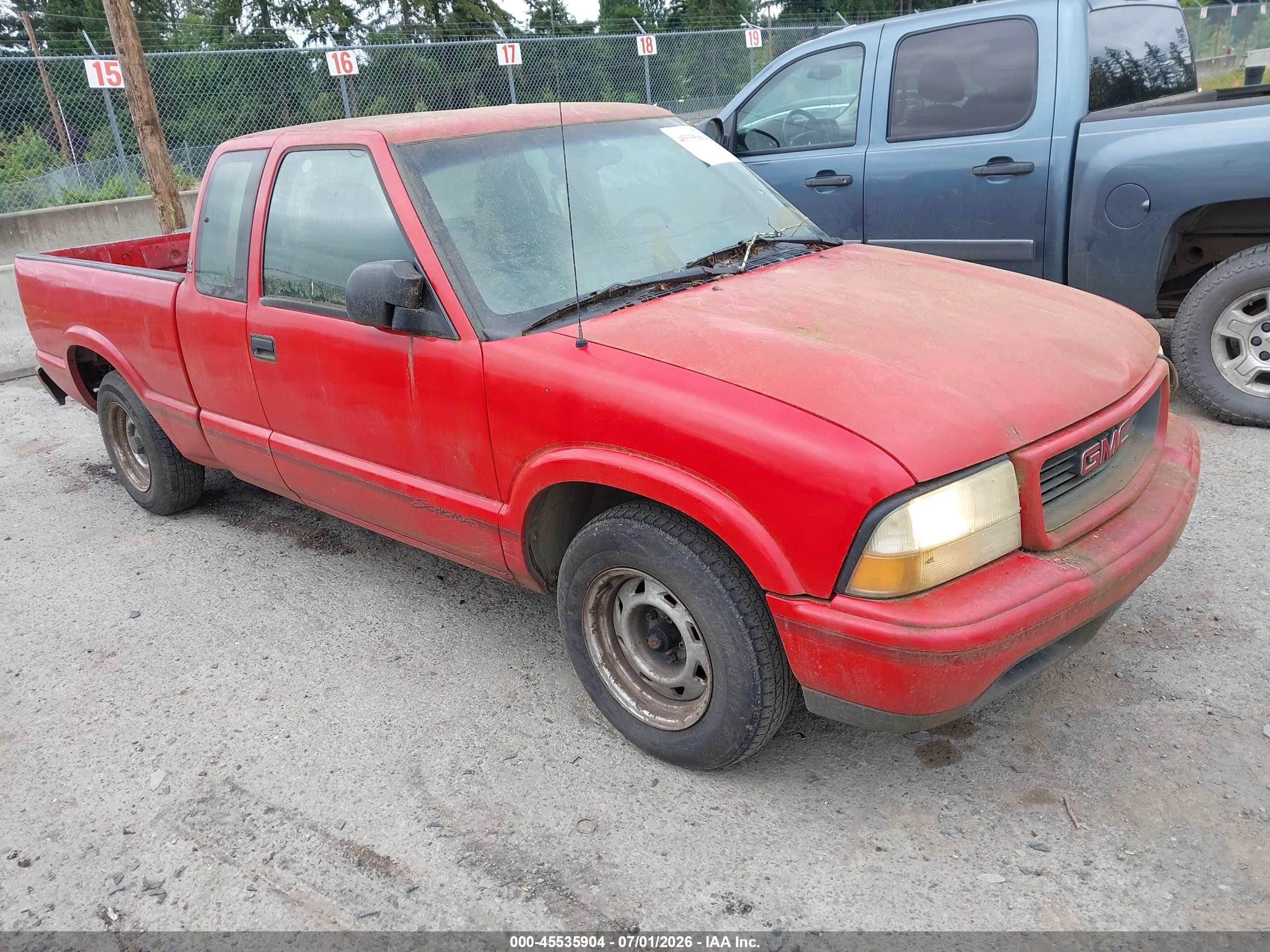 1999 GMC Sonoma SLS, VIN 1GTCS19X5X8510174 — Normal wear
