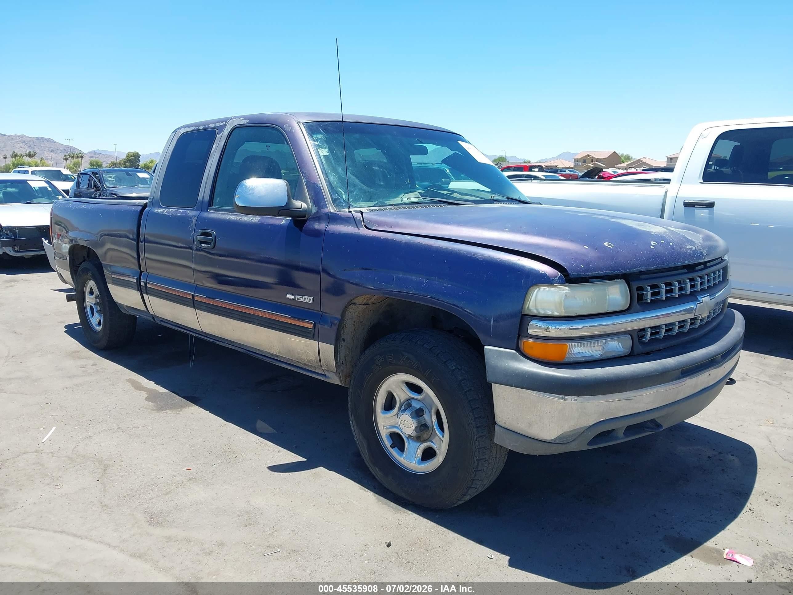 2001 Chevrolet Silverado 1500 LS, VIN 1GCEK19TX1E297415 — Зад