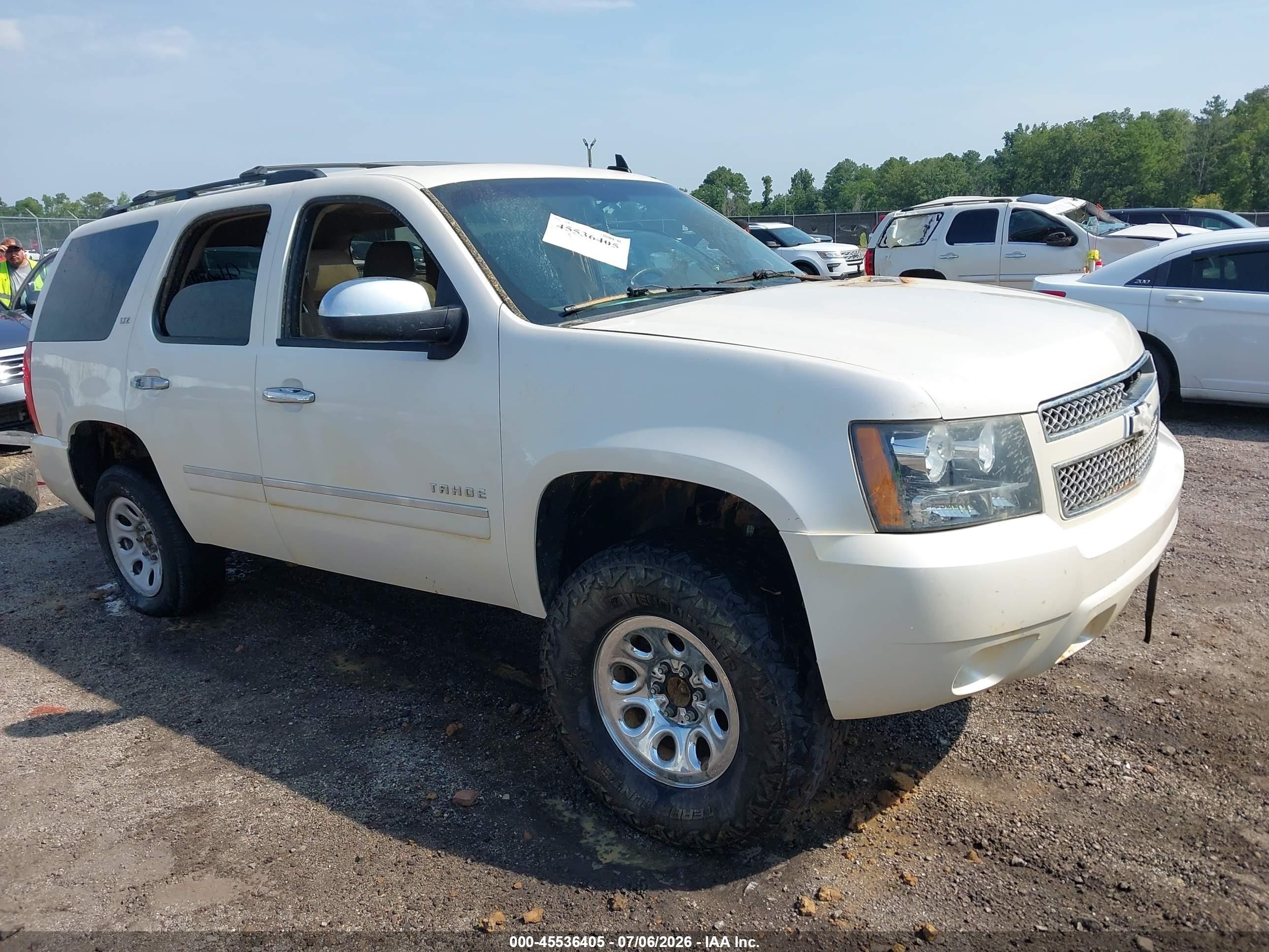 2013 Chevrolet Tahoe LTZ, VIN 1GNSKCE07DR220628 — Engine fire