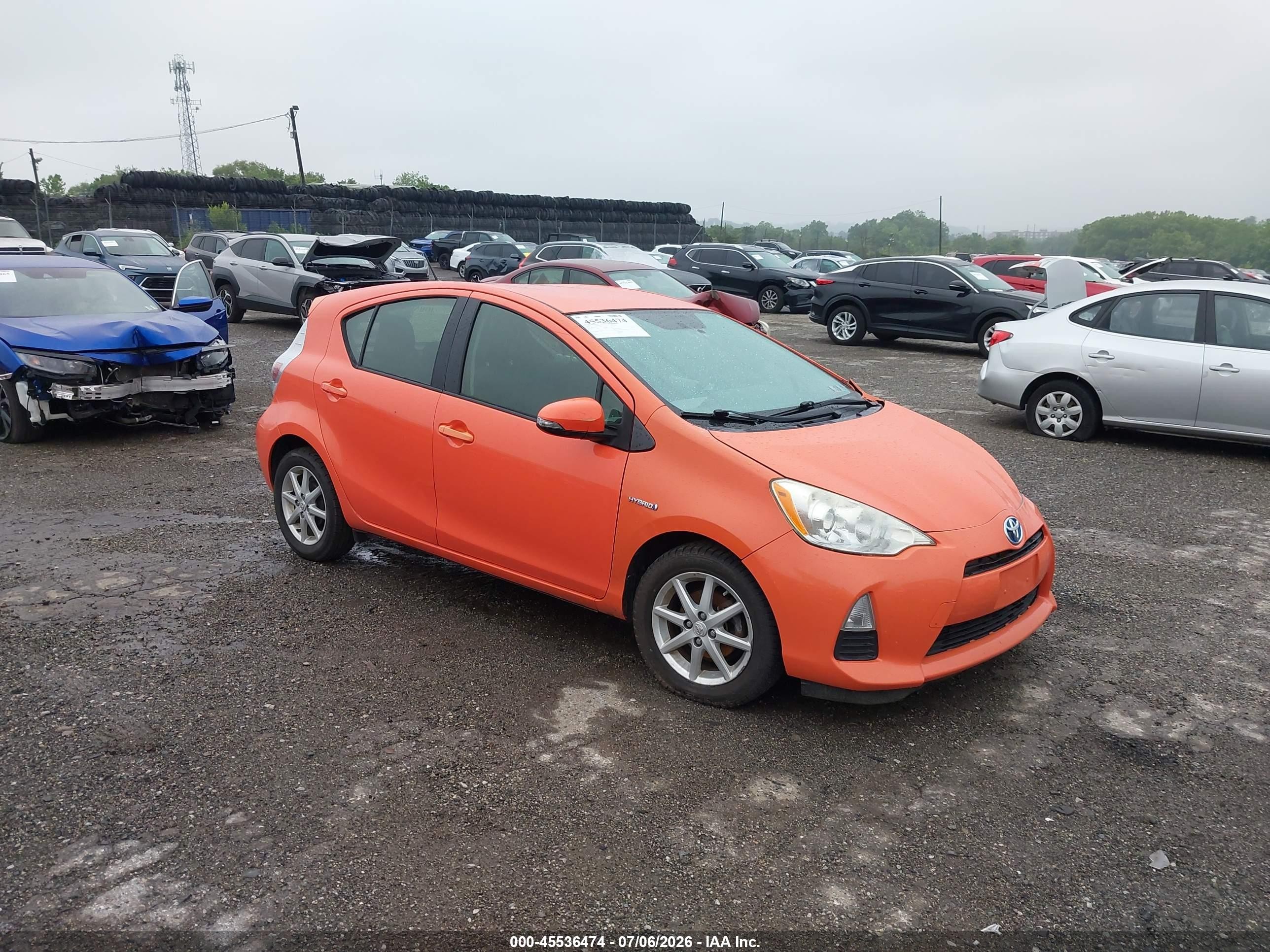 2012 Toyota Prius Three, VIN JTDKDTB36C1010861 — Front end