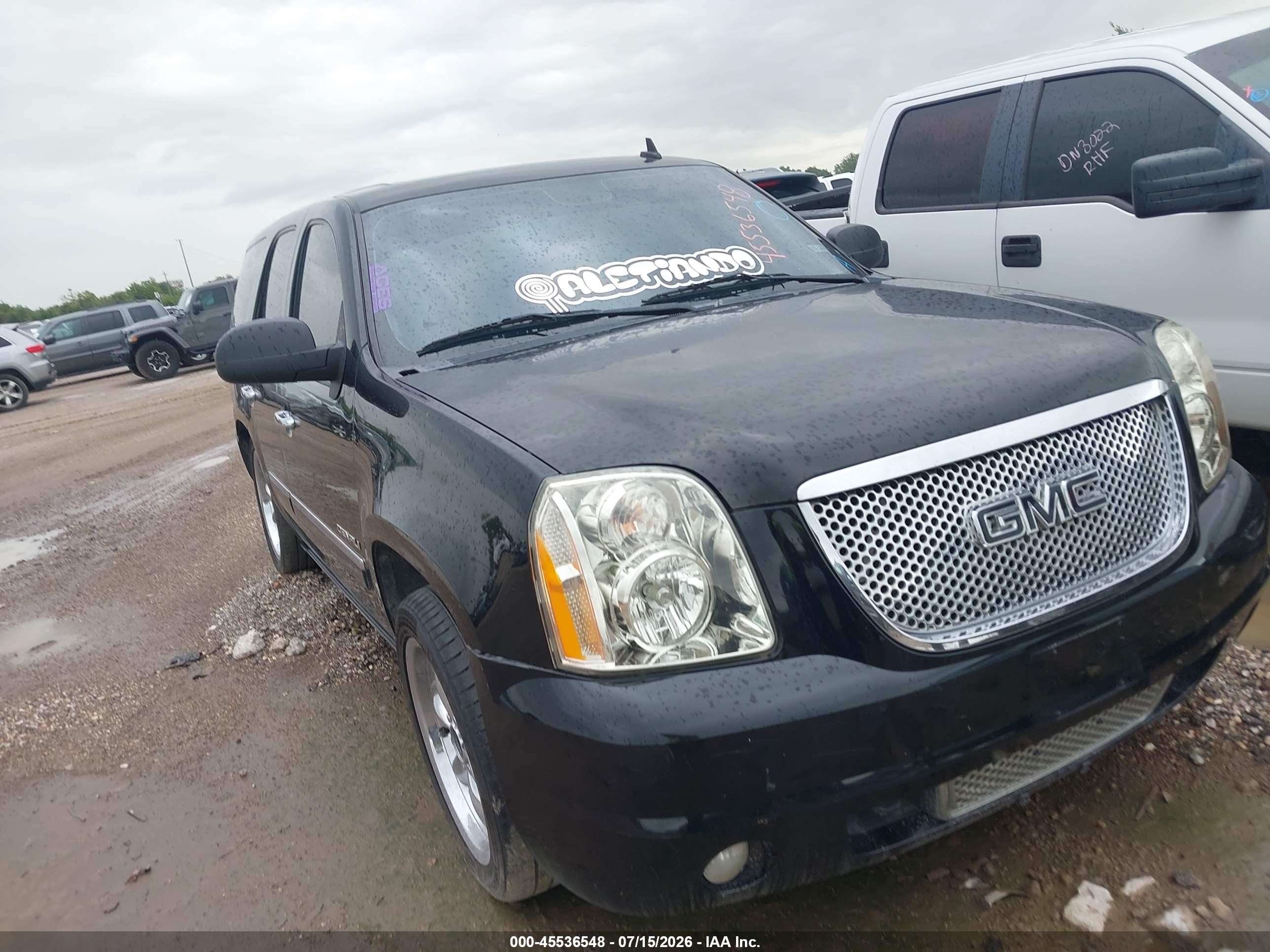 2012 GMC Yukon Denali, VIN 1GKS1EEF5CR140260 — Normal wear