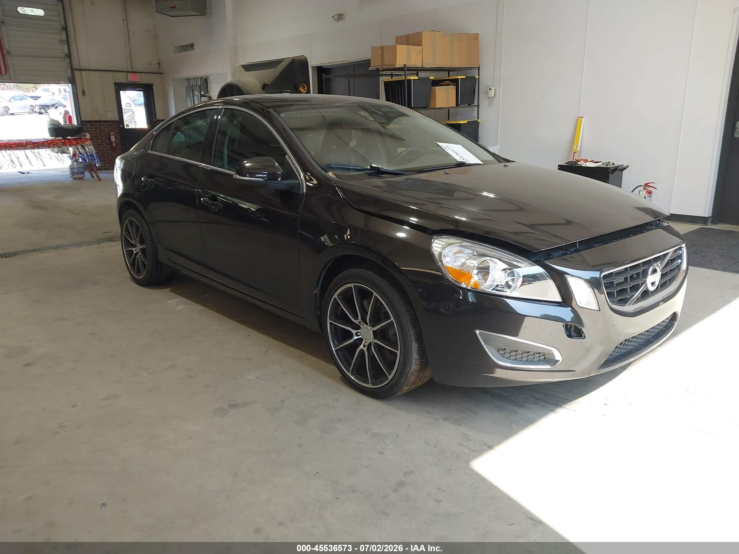 2011 Volvo S60, VIN YV1902FH6B2003485 — Rear end