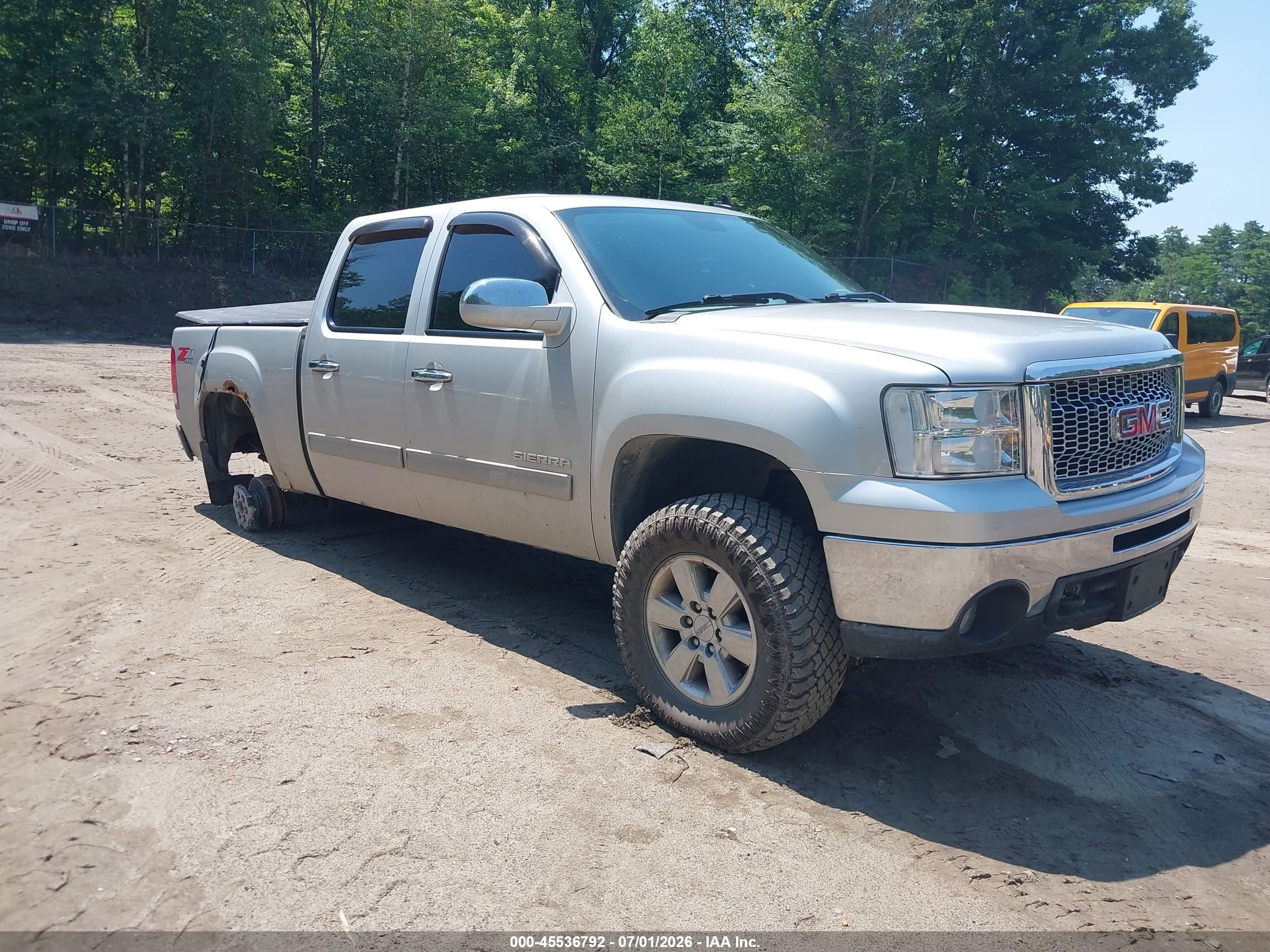 2010 GMC Sierra 1500 SLT, VIN 3GTRKWE35AG238074 — Undercarriage