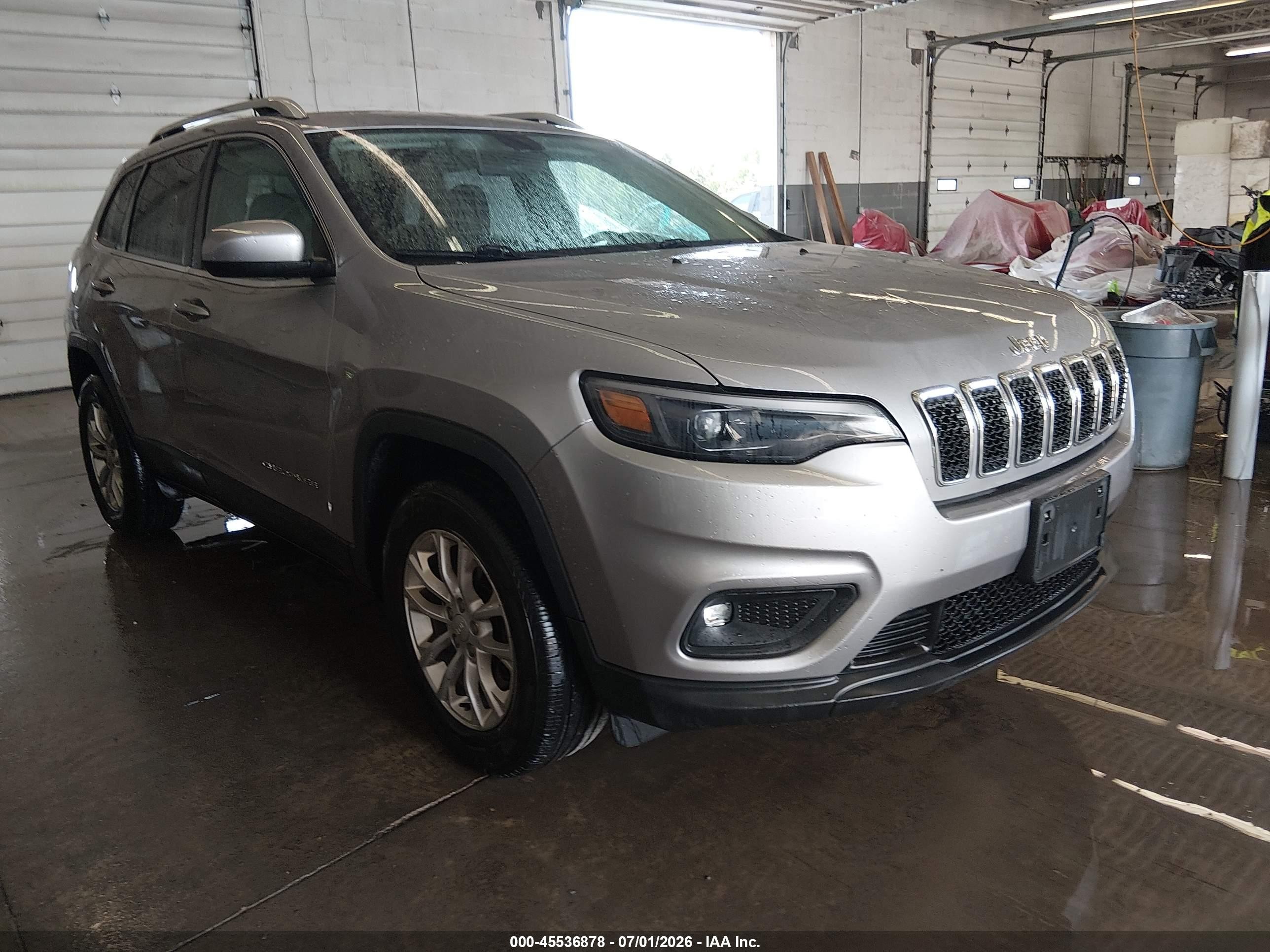 2019 Jeep Cherokee Latitude, VIN 1C4PJMCB9KD343613 — Normal wear