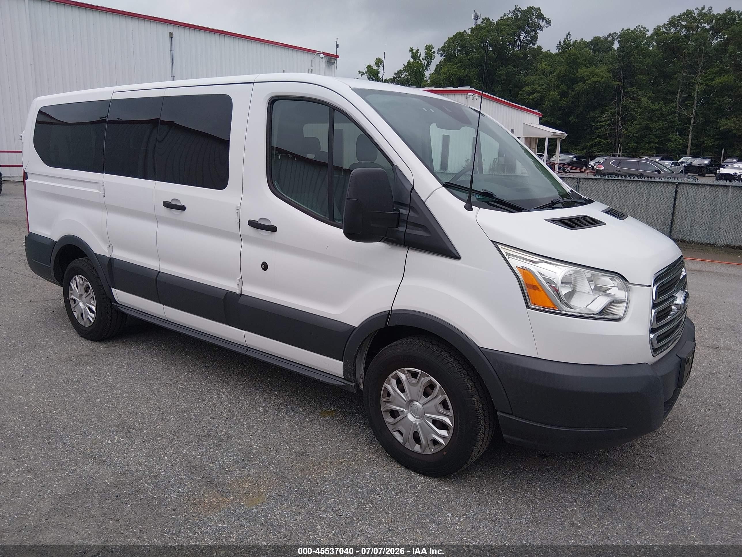 2015 Ford Transit XLT, VIN 1FMZK1ZMXFKB27571 — Normal wear