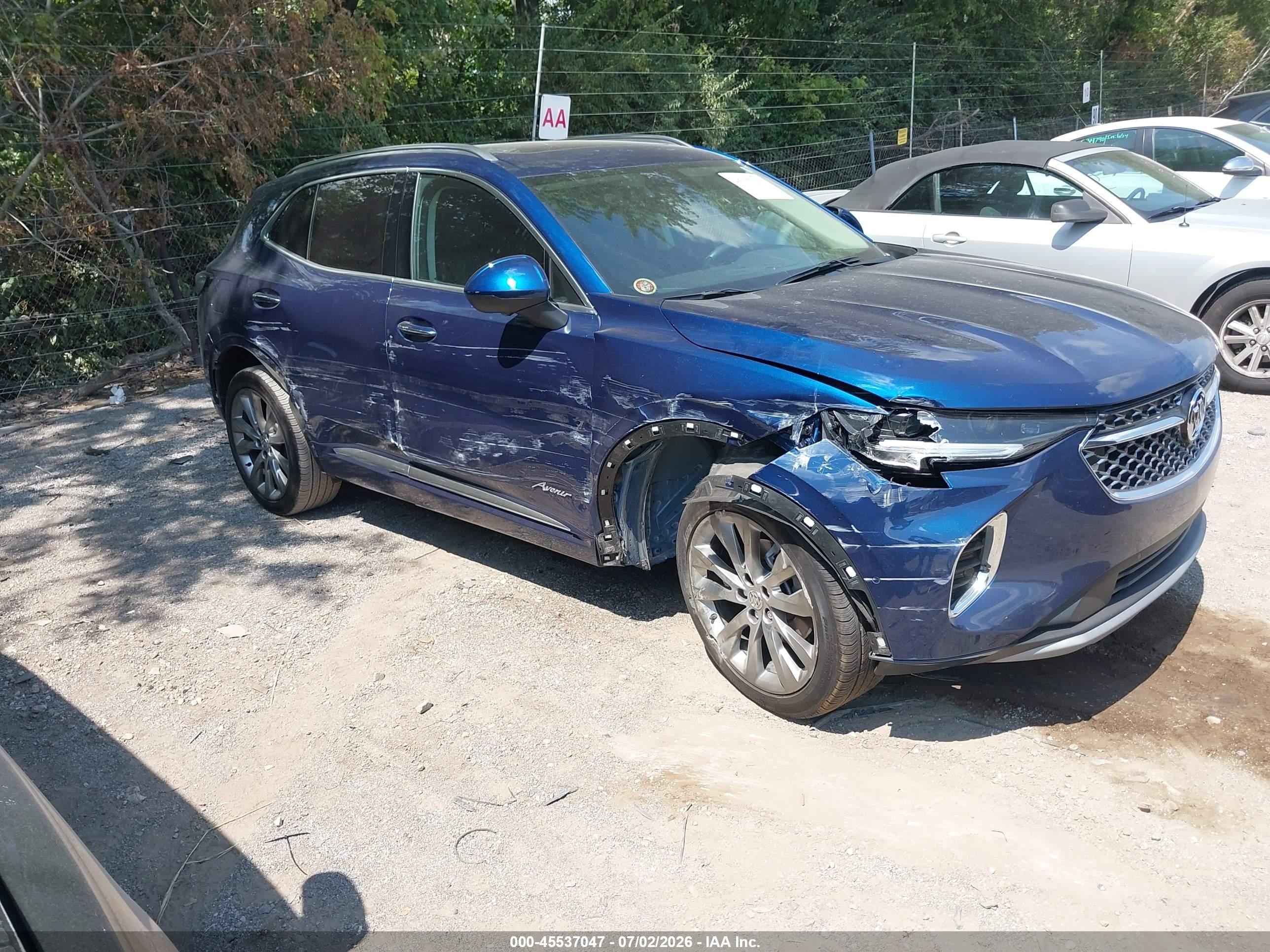 2022 Buick Envision Avenir, VIN LRBFZRR41ND144178 — Side