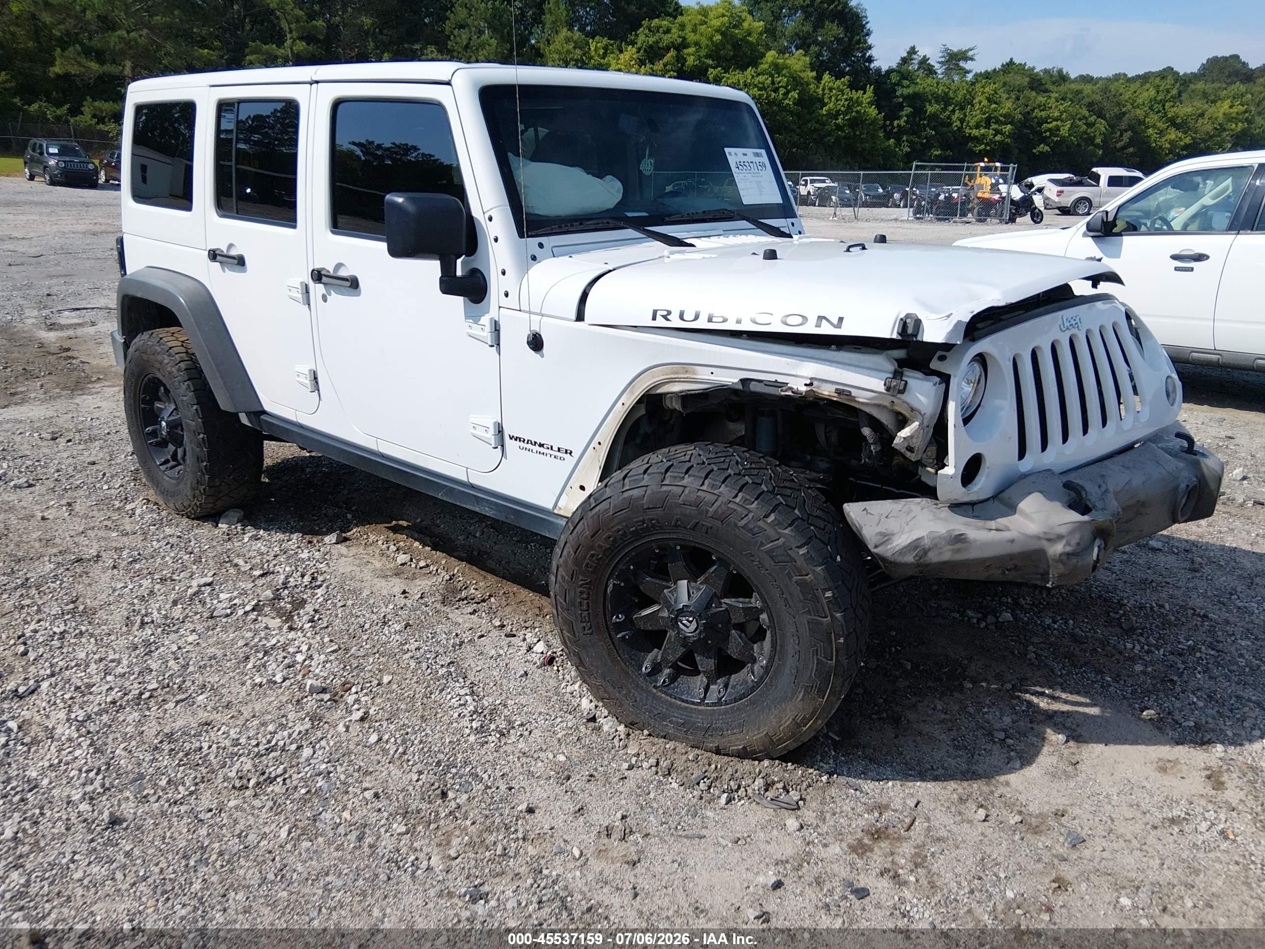 2017 Jeep Wrangler Unlimited Rubicon Recon, VIN 1C4BJWFG1HL711875 — Front end