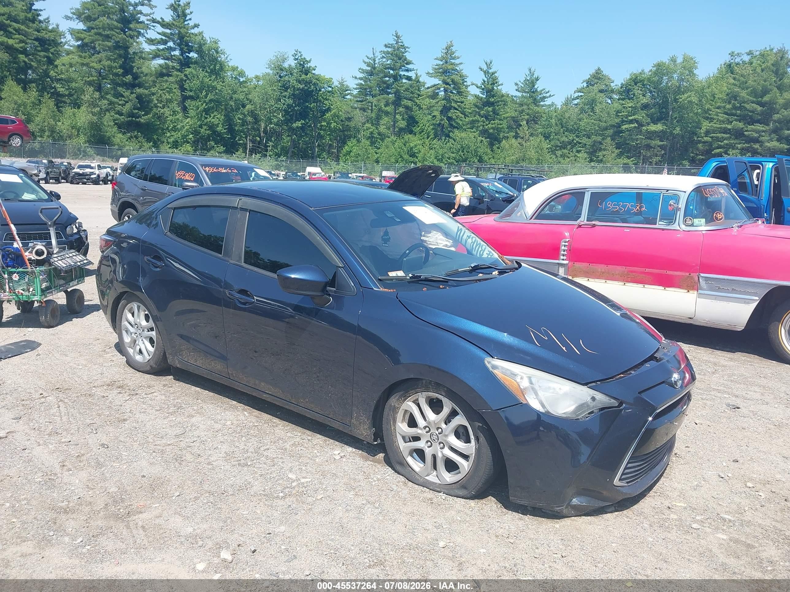 2017 Toyota Yaris, VIN 3MYDLBYV3HY147646 — Front end