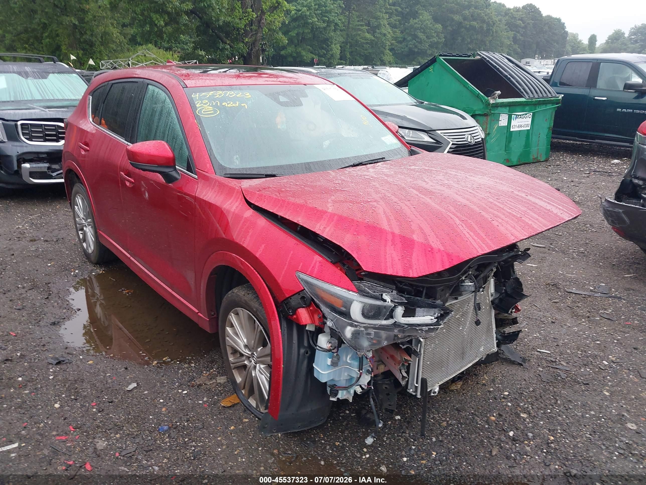 2023 Mazda CX-5 Signature, VIN JM3KFBXY8P0101724 — Front end