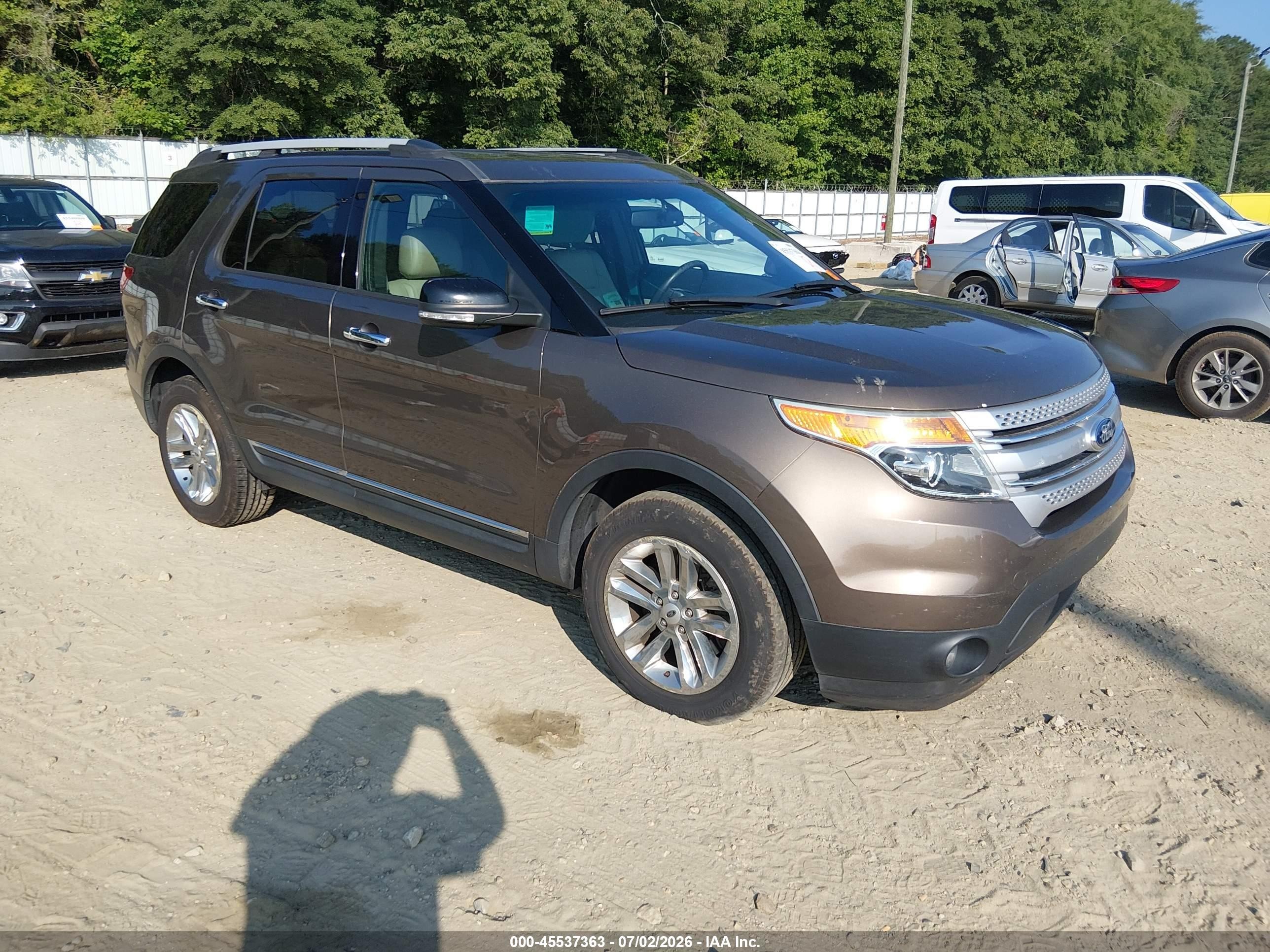 2015 Ford Explorer XLT, VIN 1FM5K7D89FGB48393 — Front end