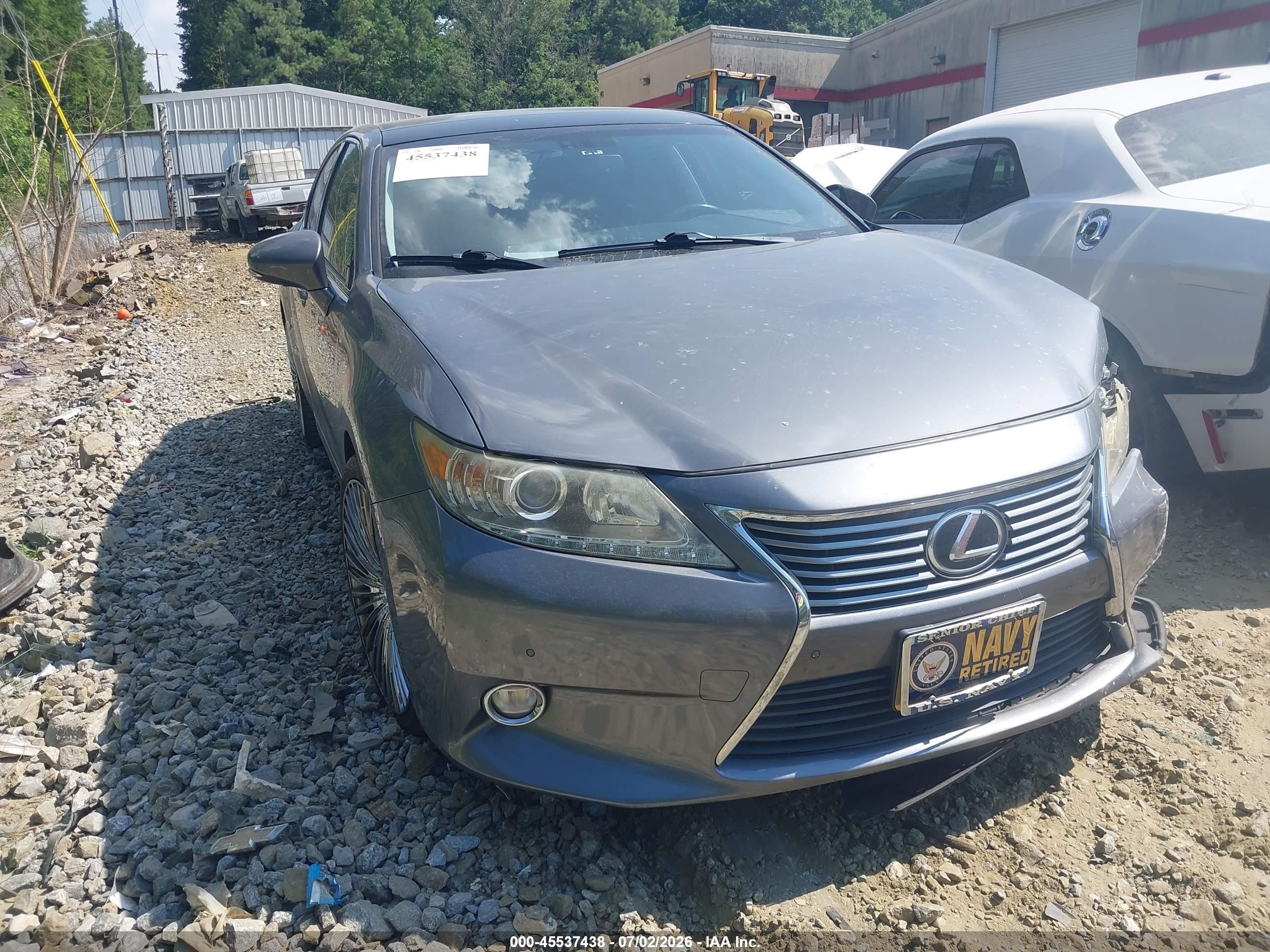 2015 Lexus ES 330, VIN JTHBK1GG9F2190808 — Бок
