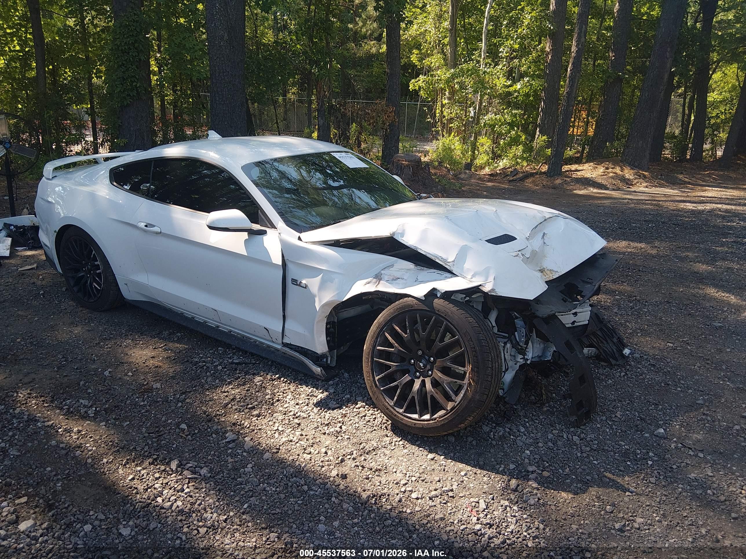 2022 Ford Mustang GT Premium, VIN 1FA6P8CF0N5112043 — Front end