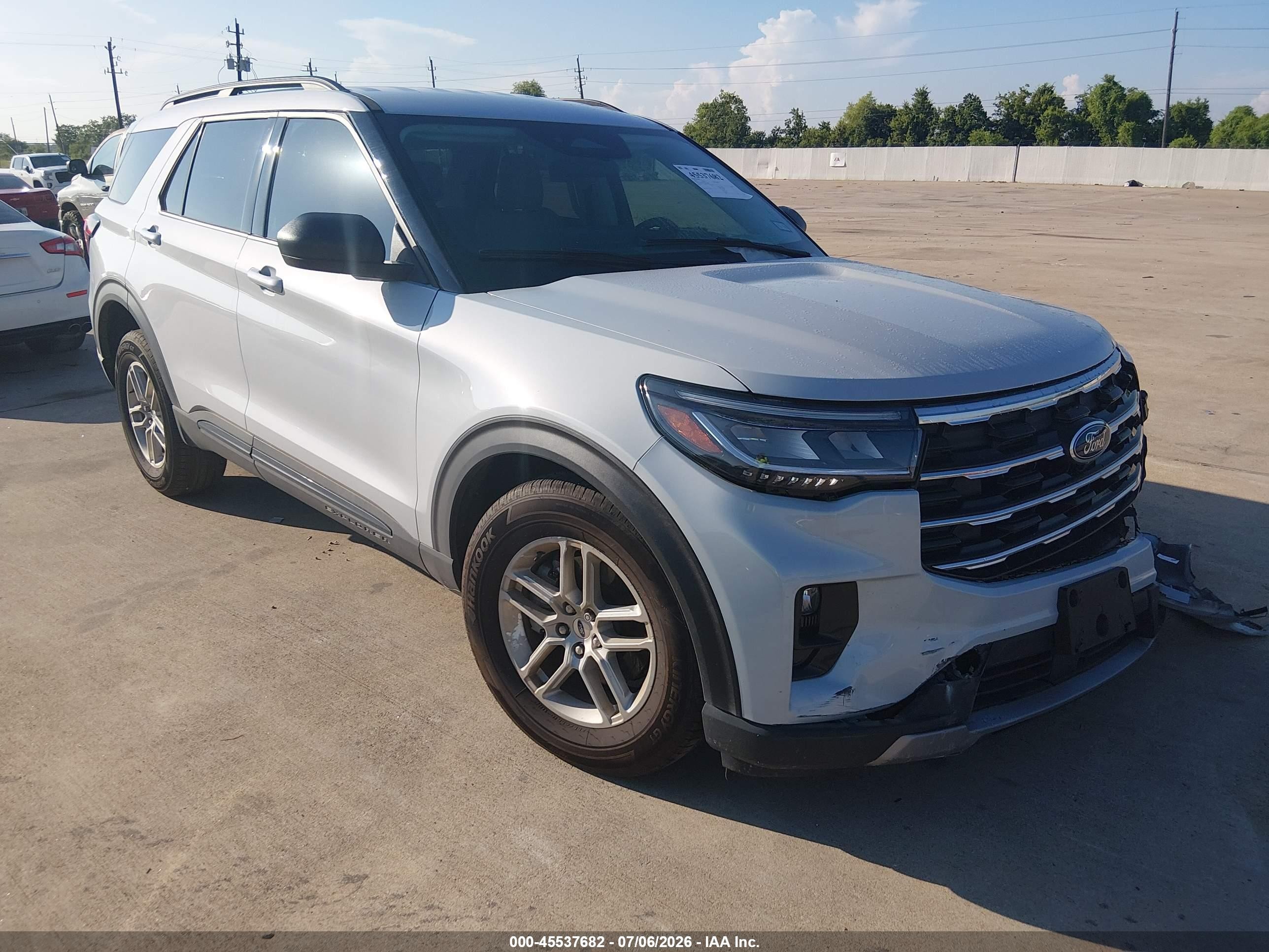 2026 Ford Explorer Active w/100A Pkg, VIN 1FMUK7DH7TGA35680 — Front end