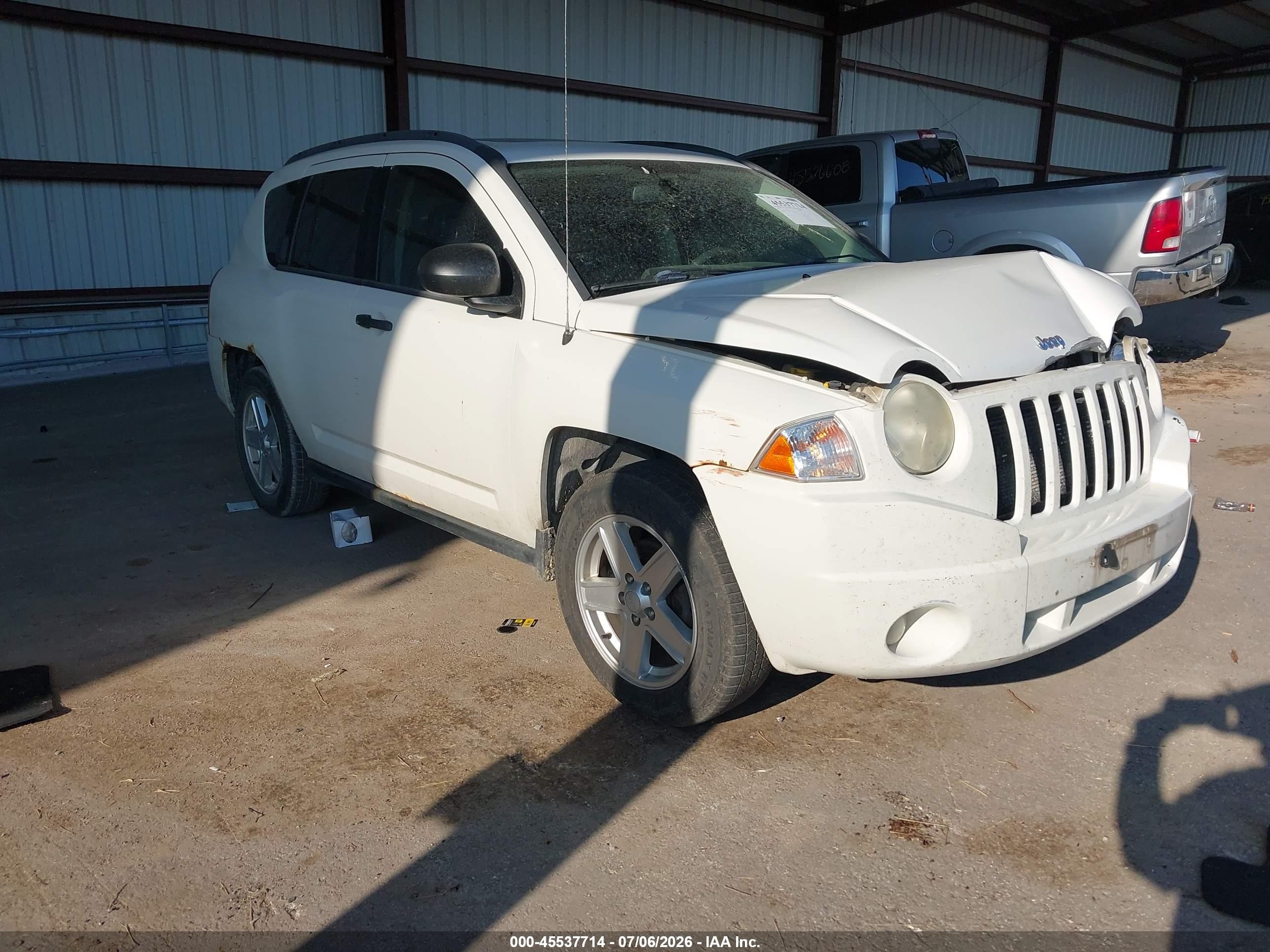2007 Jeep Compass Sport, VIN 1J8FF47W47D581864 — Front end