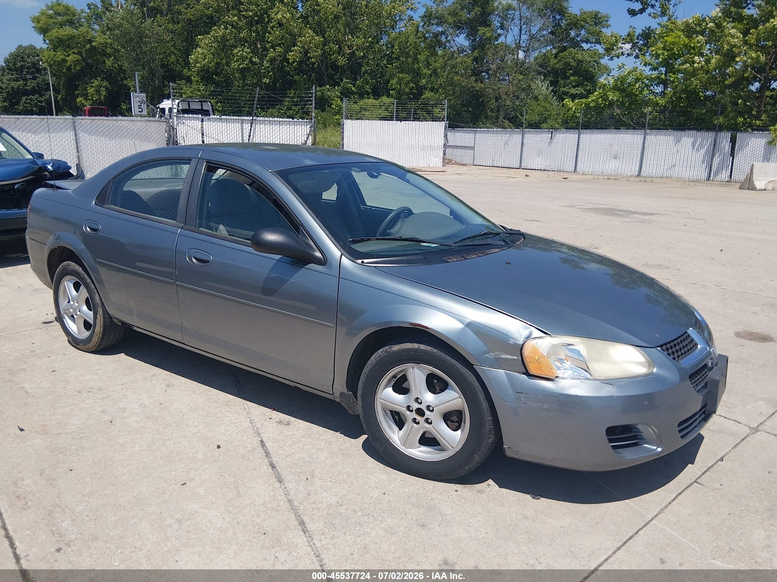 2006 Dodge Stratus SXT, VIN 1B3EL46X46N246829 — Front end