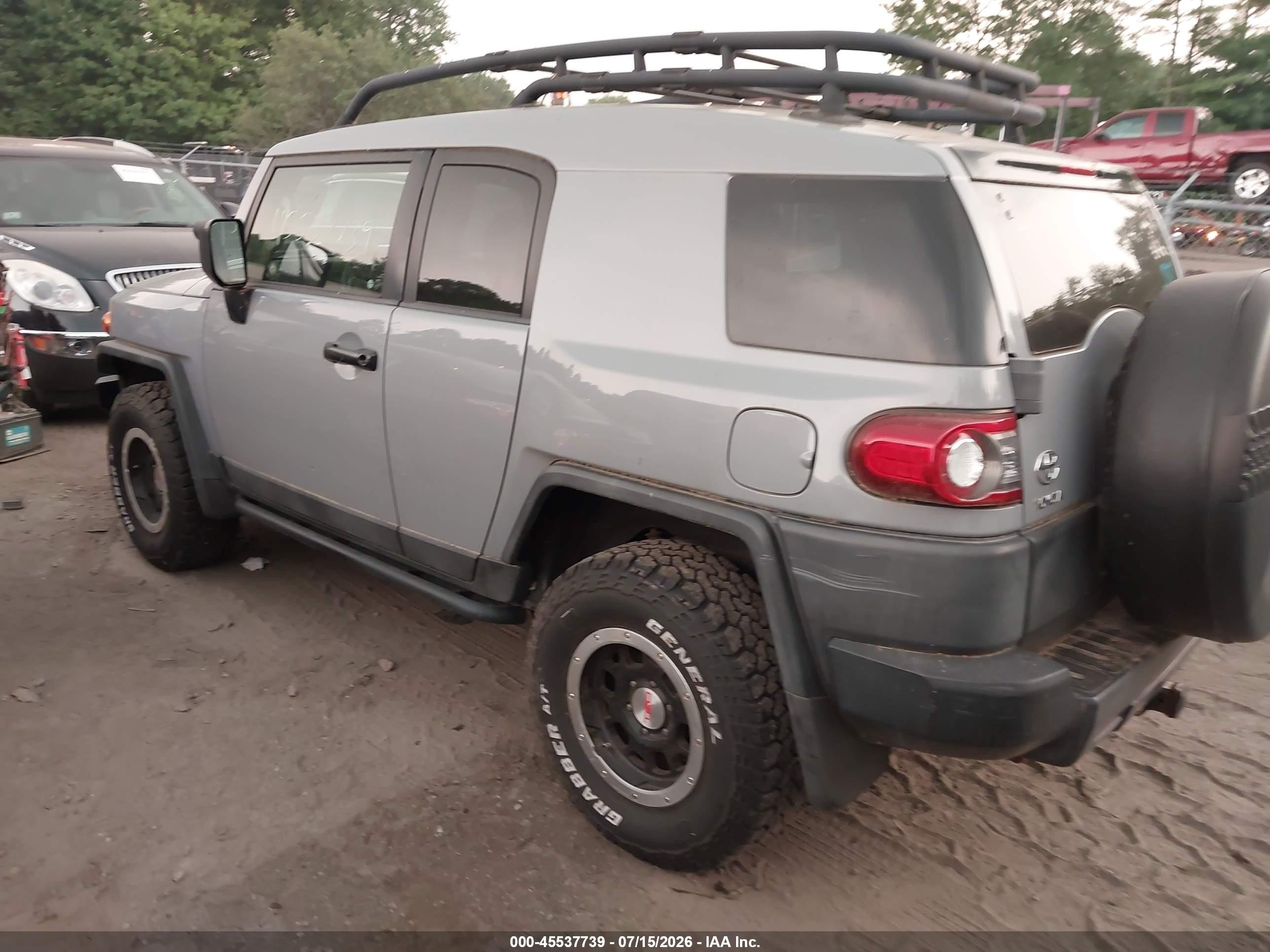 2013 Toyota FJ Cruiser, VIN JTEBU4BF9DK155688 — Undercarriage