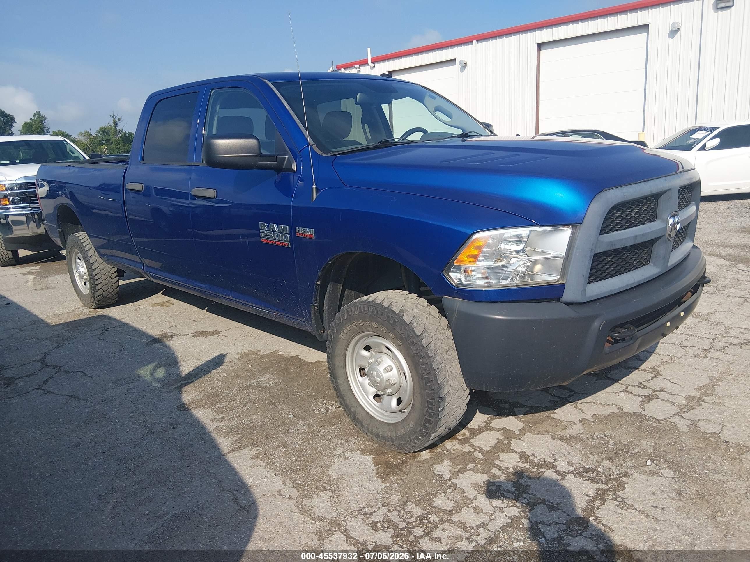 2016 Ram 2500 Tradesman, VIN 3C6TR5HT0GG297525 — Rear end