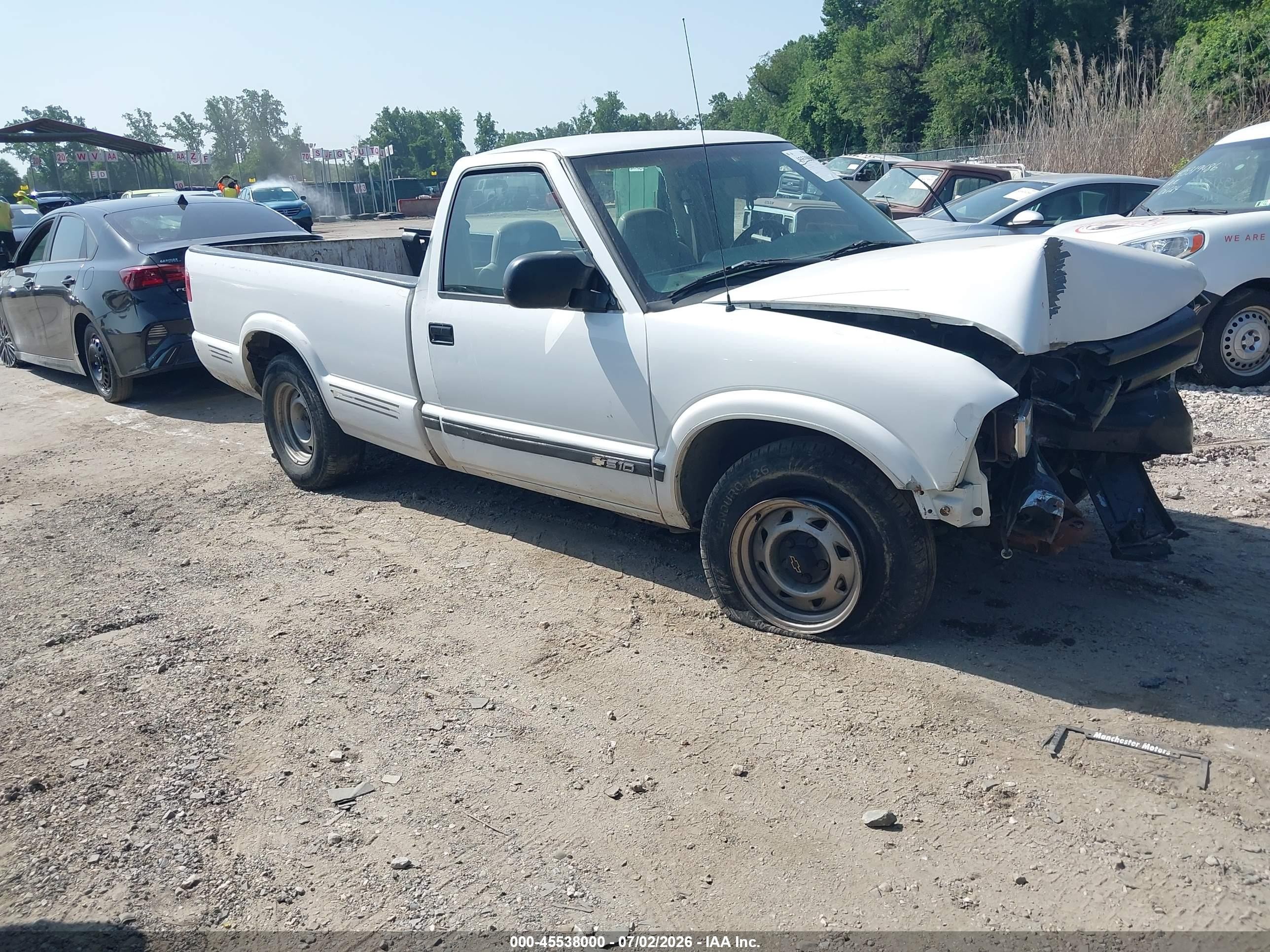 1996 Chevrolet S-10, VIN 1GCCS14X8TK208057 — Normal wear