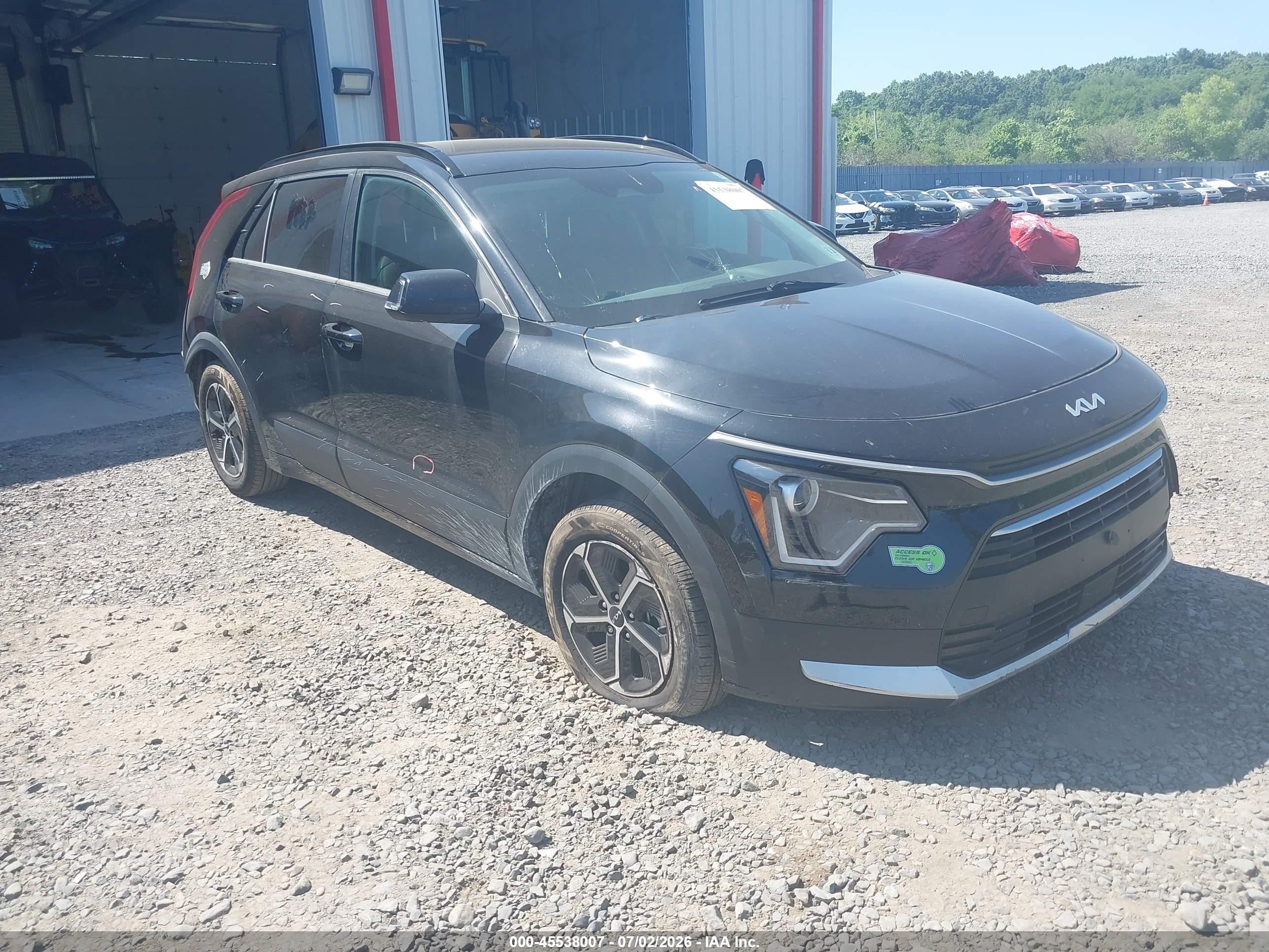 2023 Kia Niro EX, VIN KNDCS3LF8P5075941 — Side