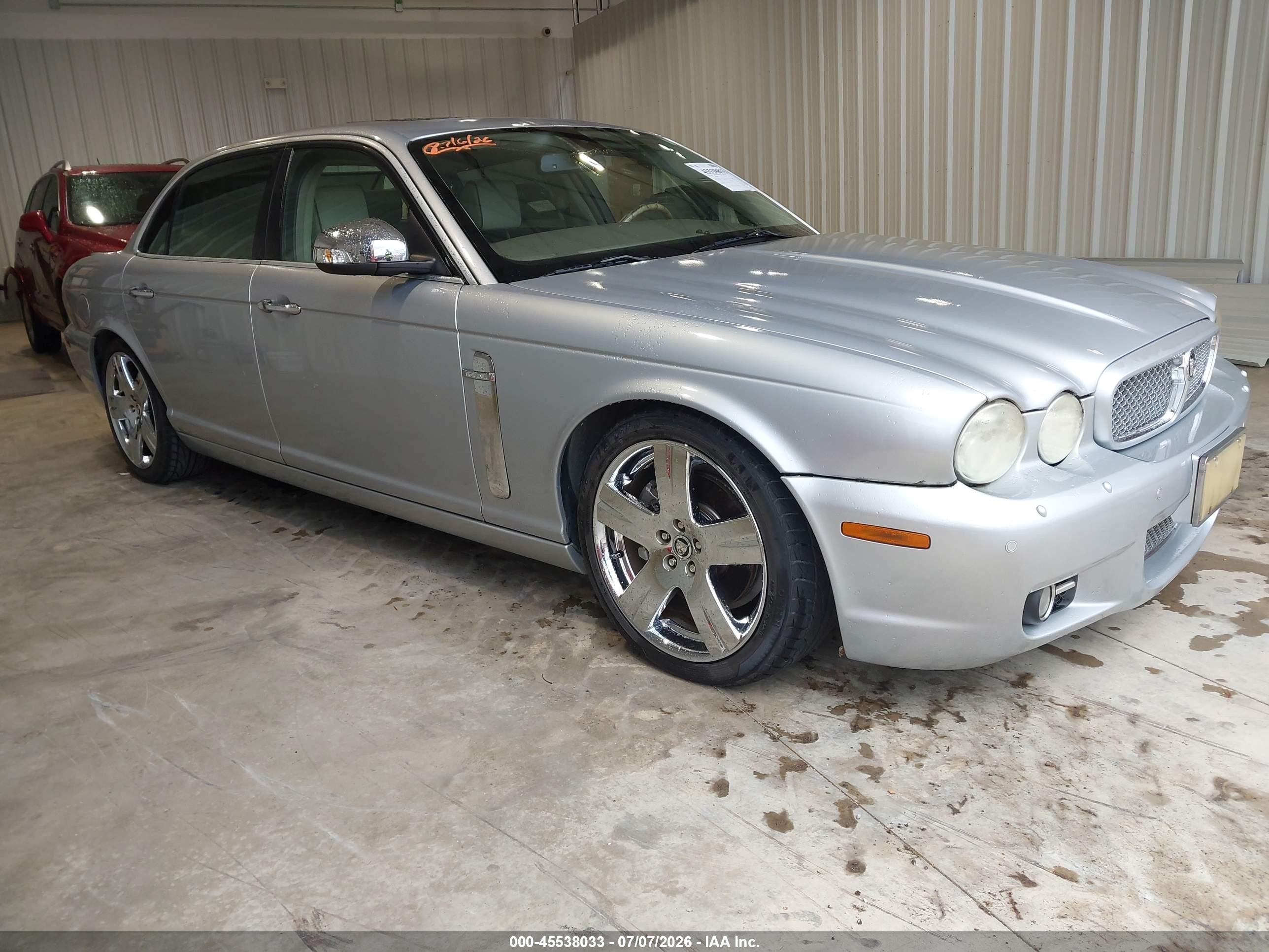 2008 Jaguar XJ Vanden Plas, VIN SAJWA82B58SH23187 — Normal wear