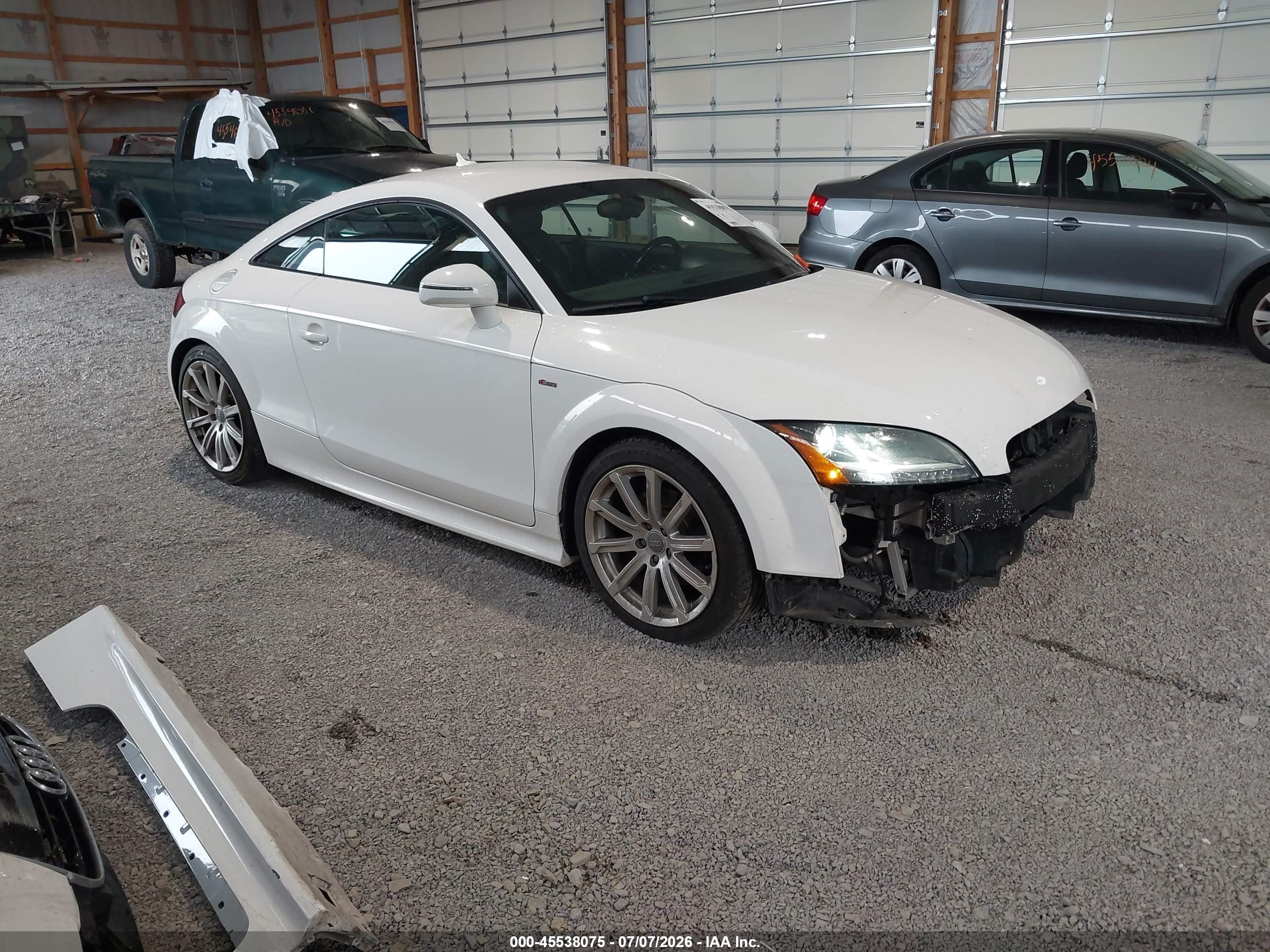 2014 Audi TT 2.0T, VIN TRUBFAFK1E1004748 — Перед