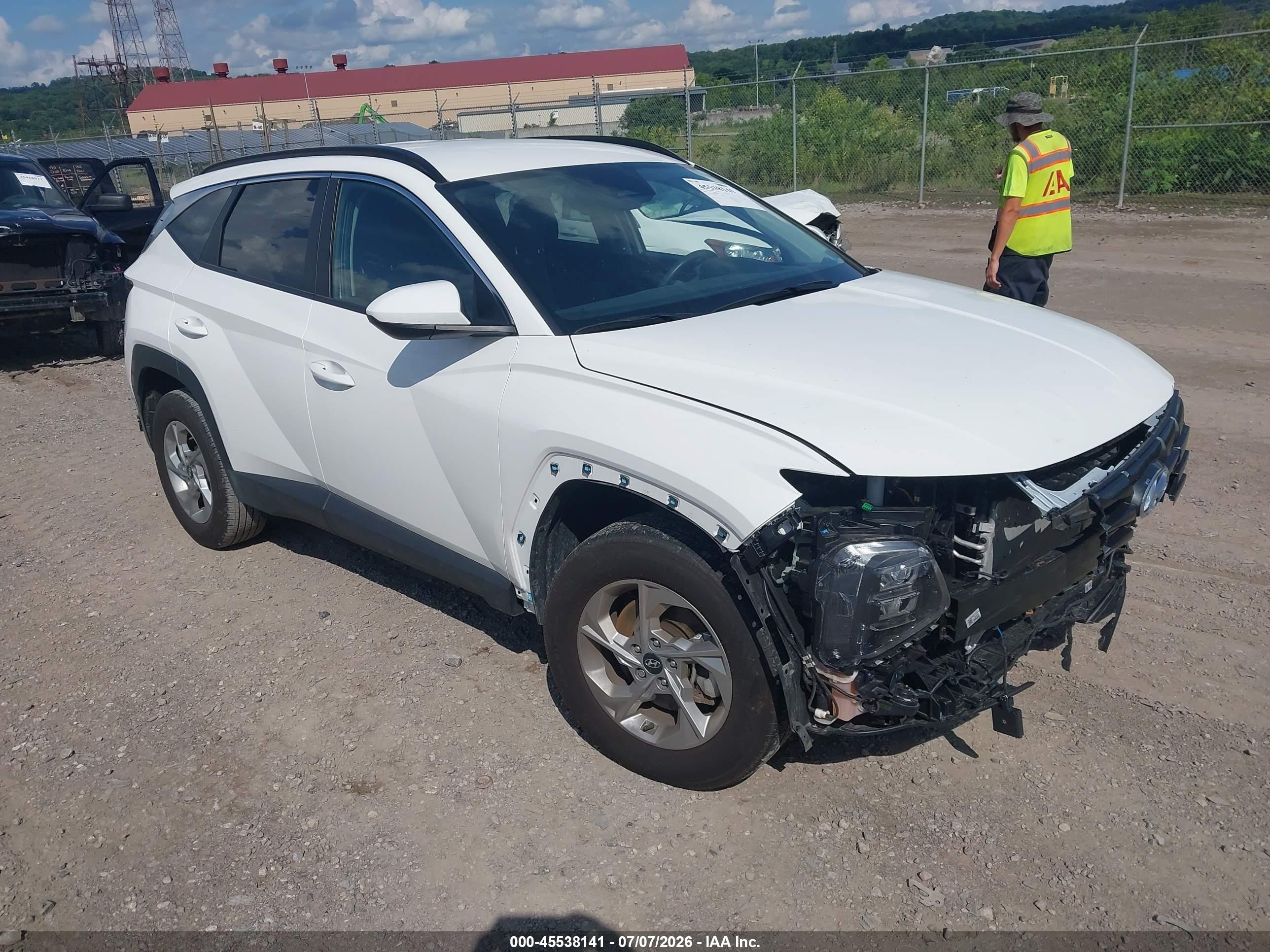 2024 Hyundai Tucson SEL, VIN 5NMJBCDE7RH381011 — Перед