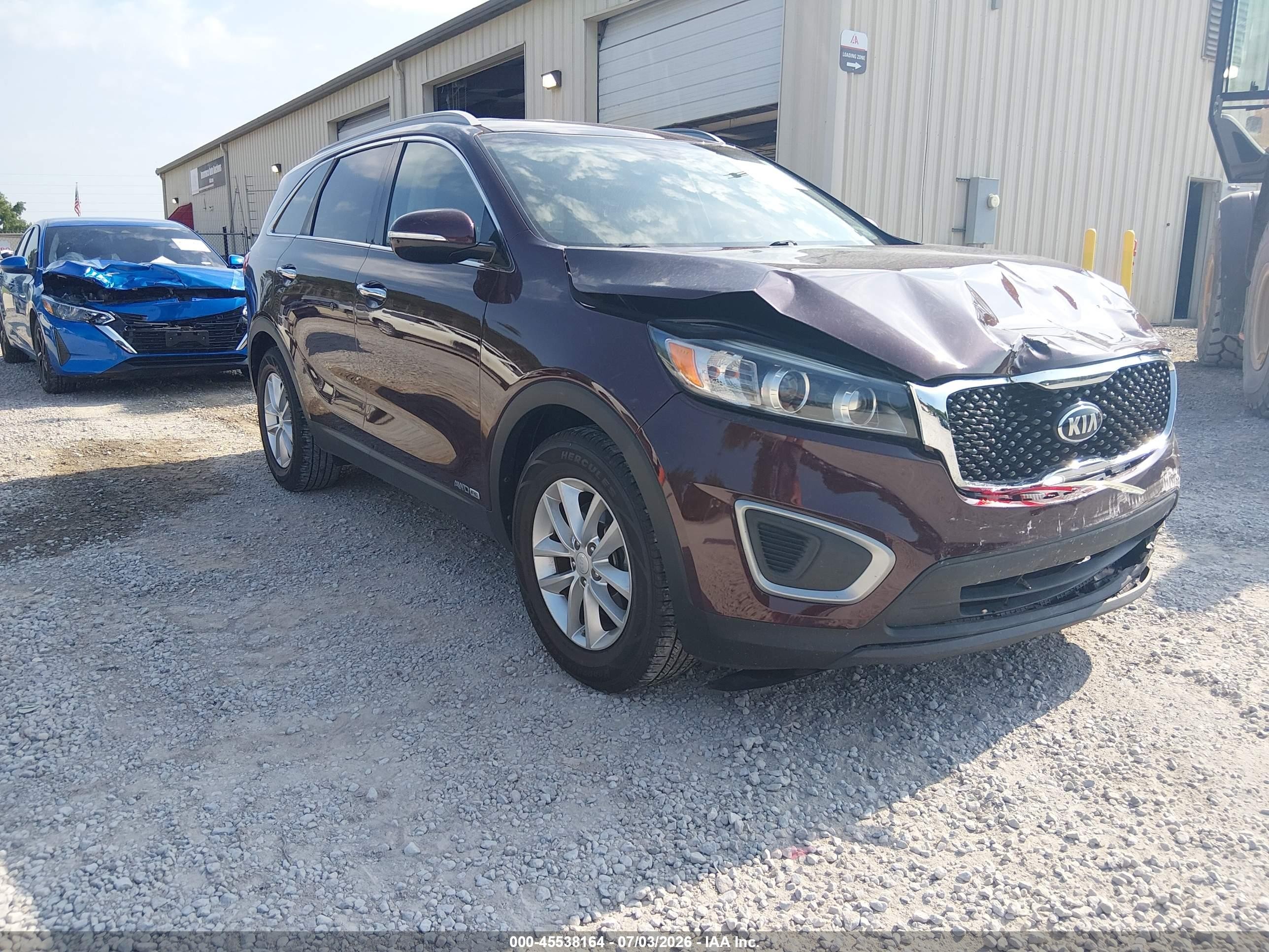 2017 Kia Sorento LX, VIN 5XYPGDA57HG317209 — Front end