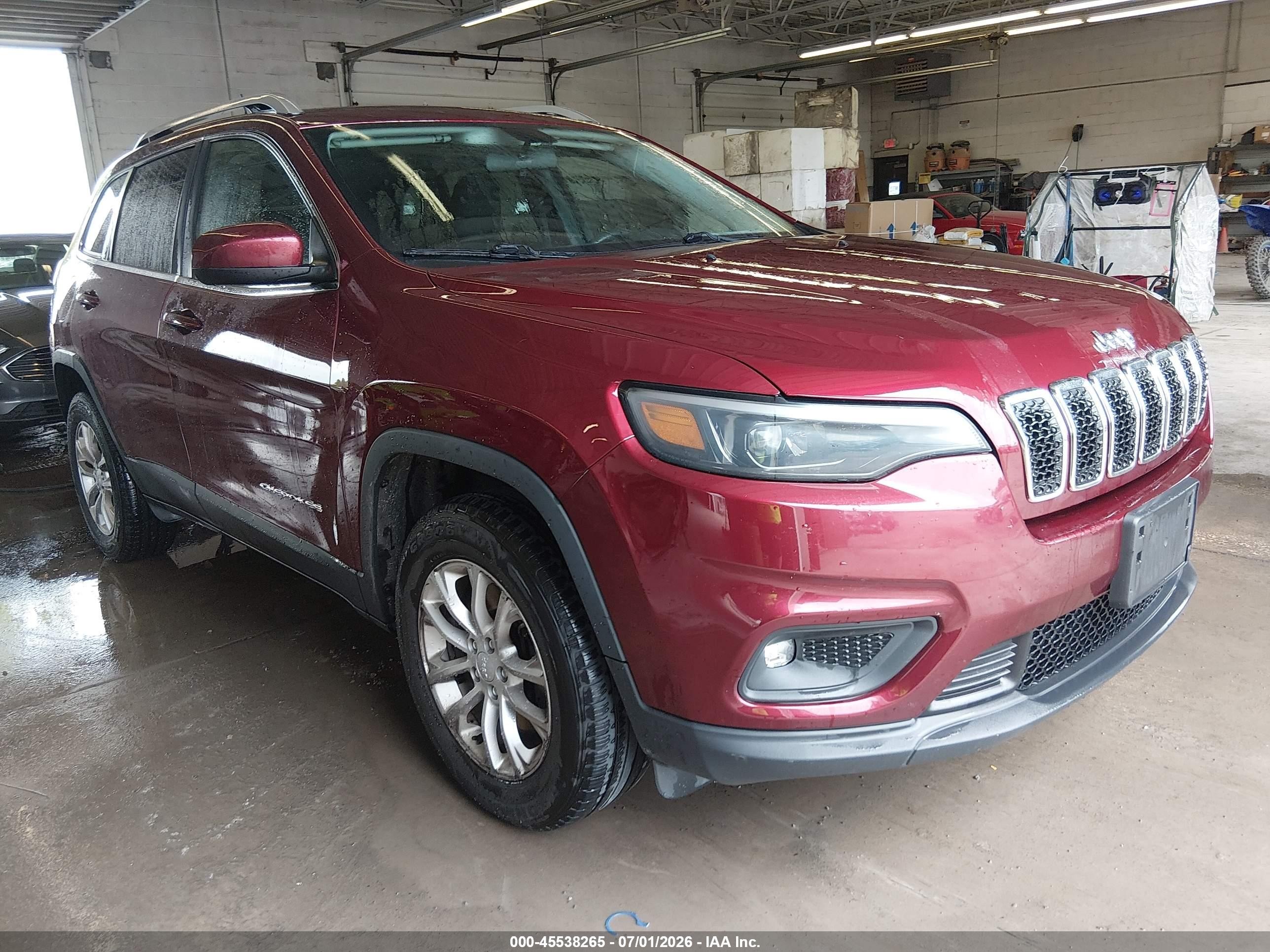 2019 Jeep Cherokee Latitude, VIN 1C4PJMCB4KD343616 — Normal wear