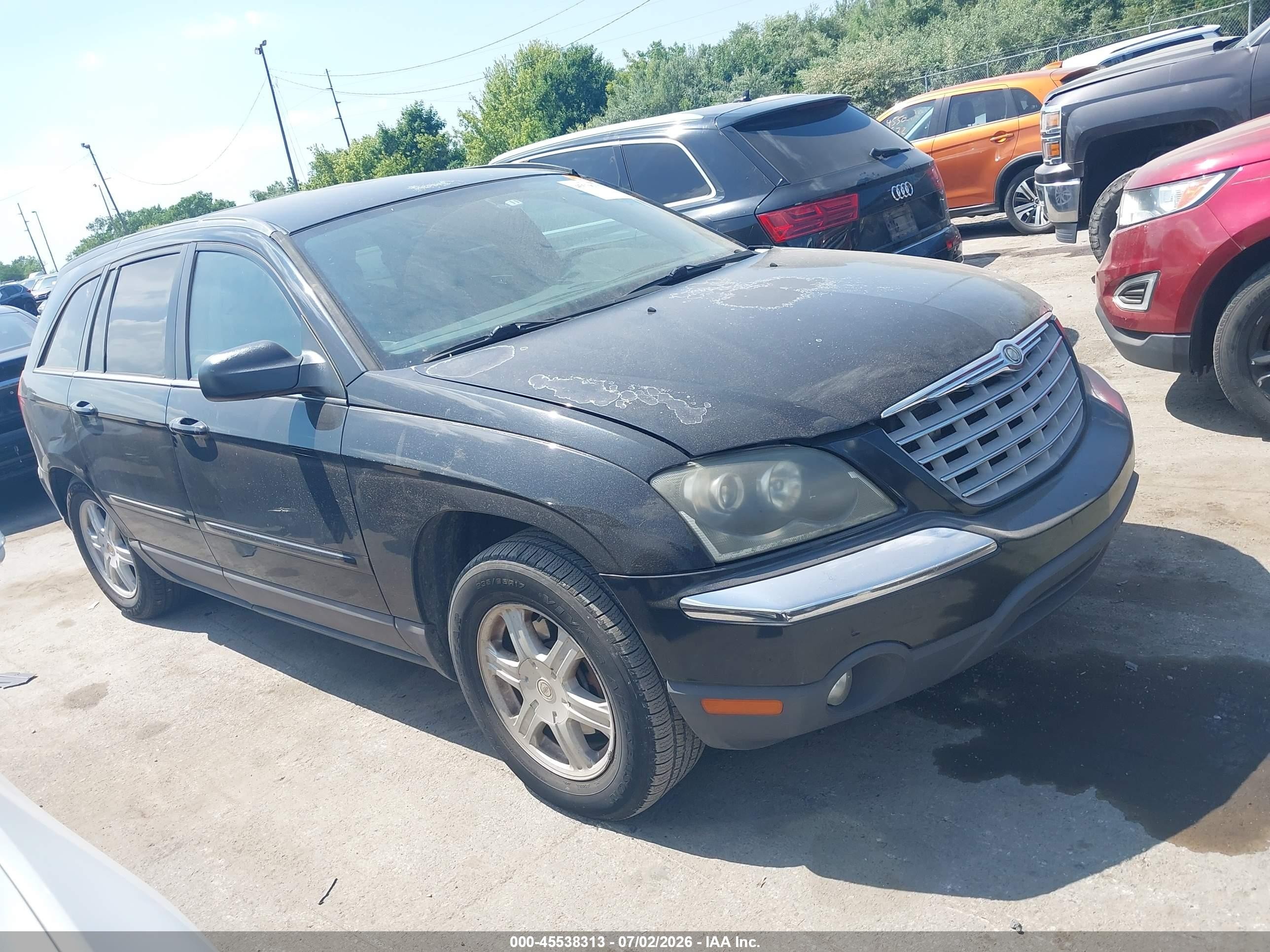 2004 Chrysler Pacifica, VIN 2C8GF68454R329892 — Rear end