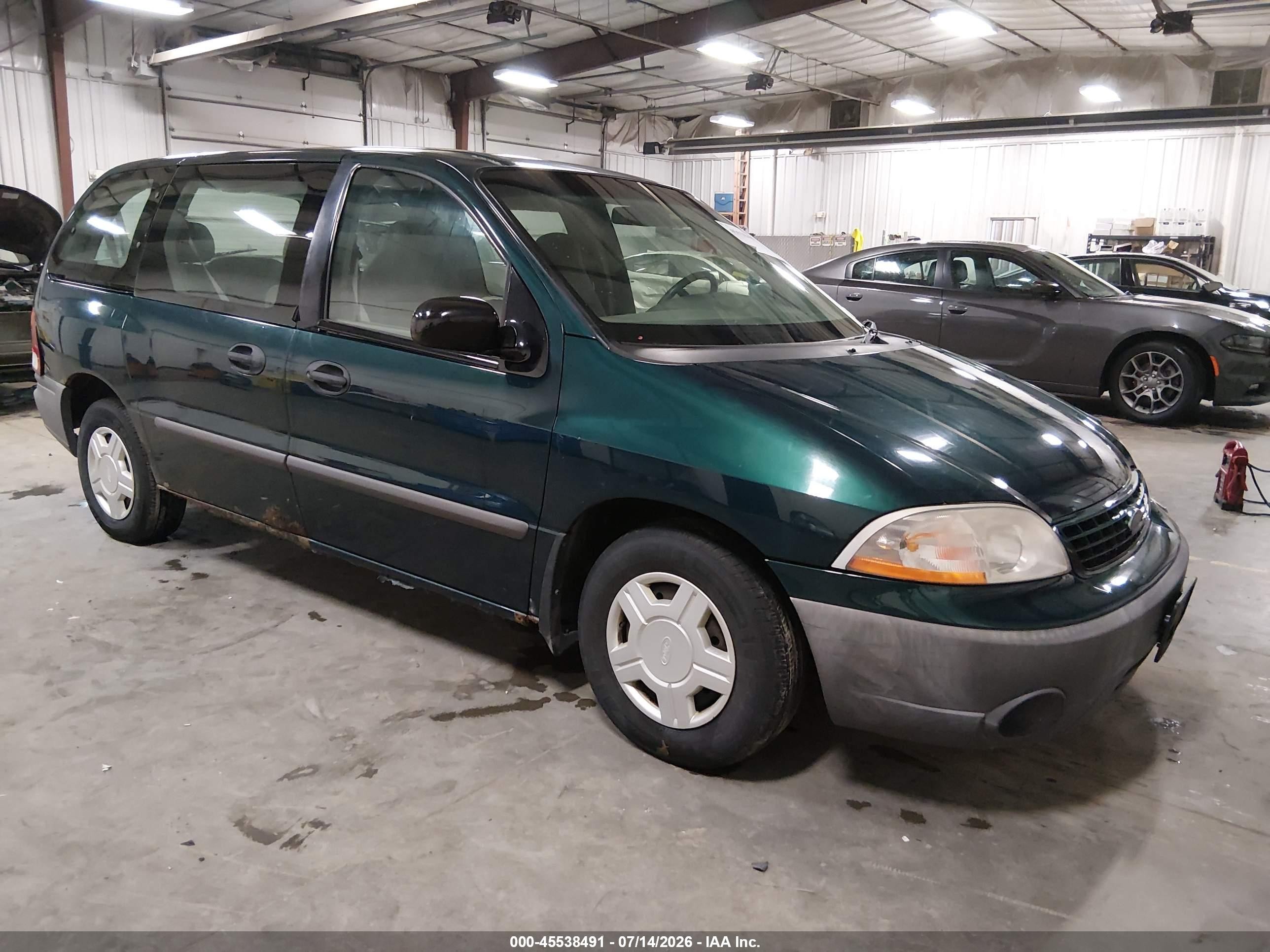 2001 Ford Windstar LX, VIN 2FMZA50411BB09552 — Front end