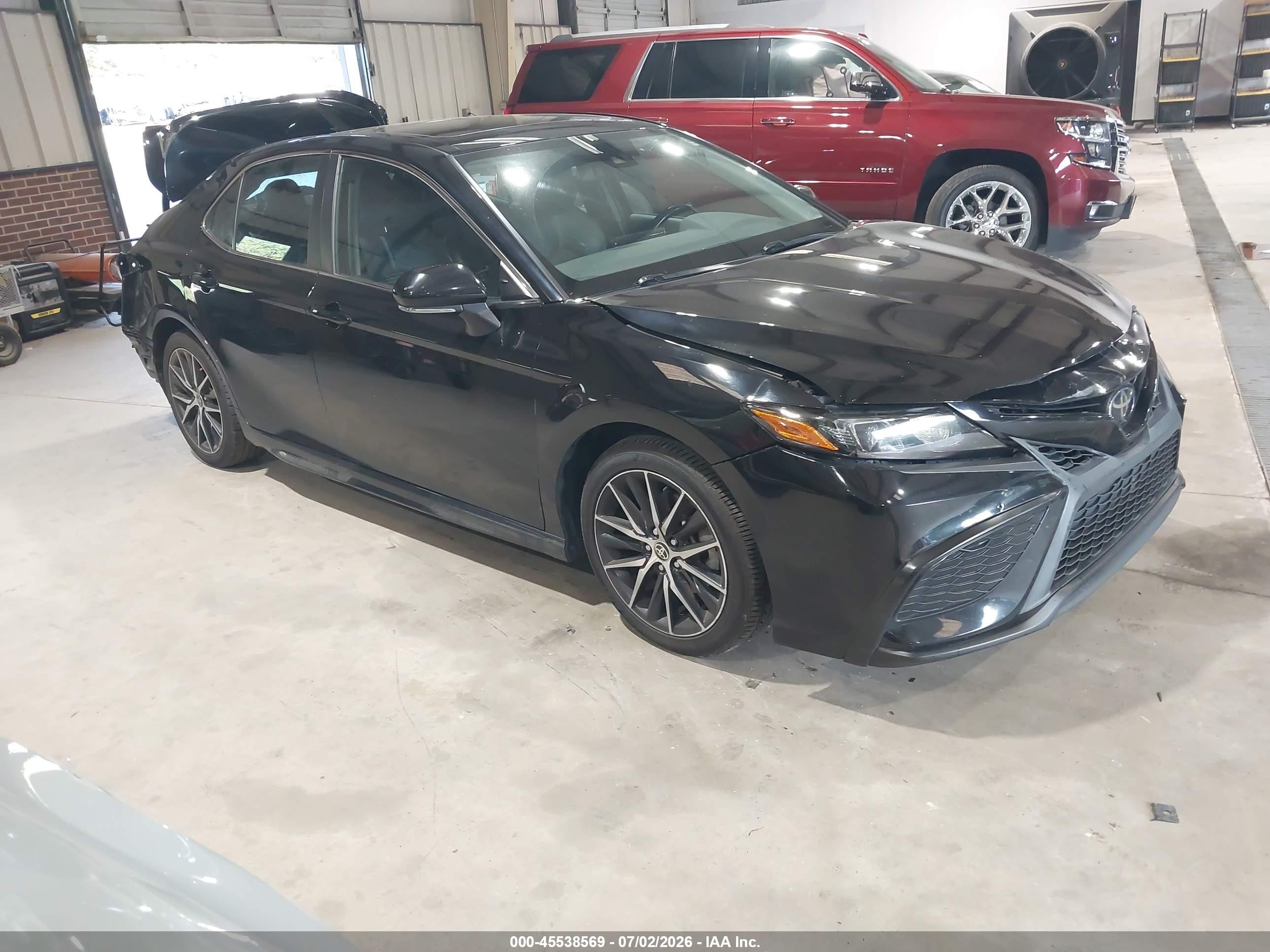 2022 Toyota Camry SE, VIN 4T1T11AK6NU037324 — Rear end