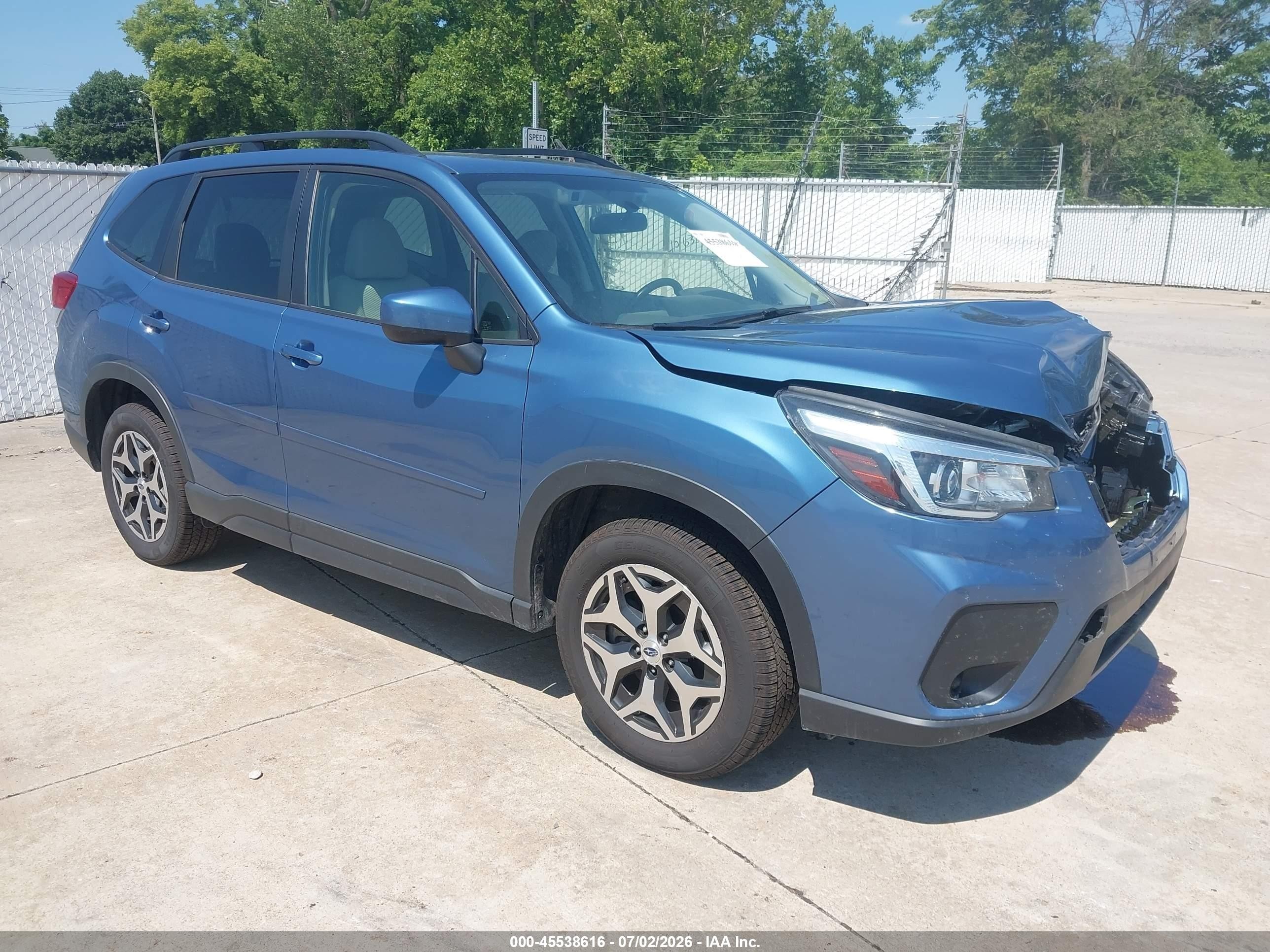 2020 Subaru Forester Premium, VIN JF2SKAJC3LH464991 — Front end
