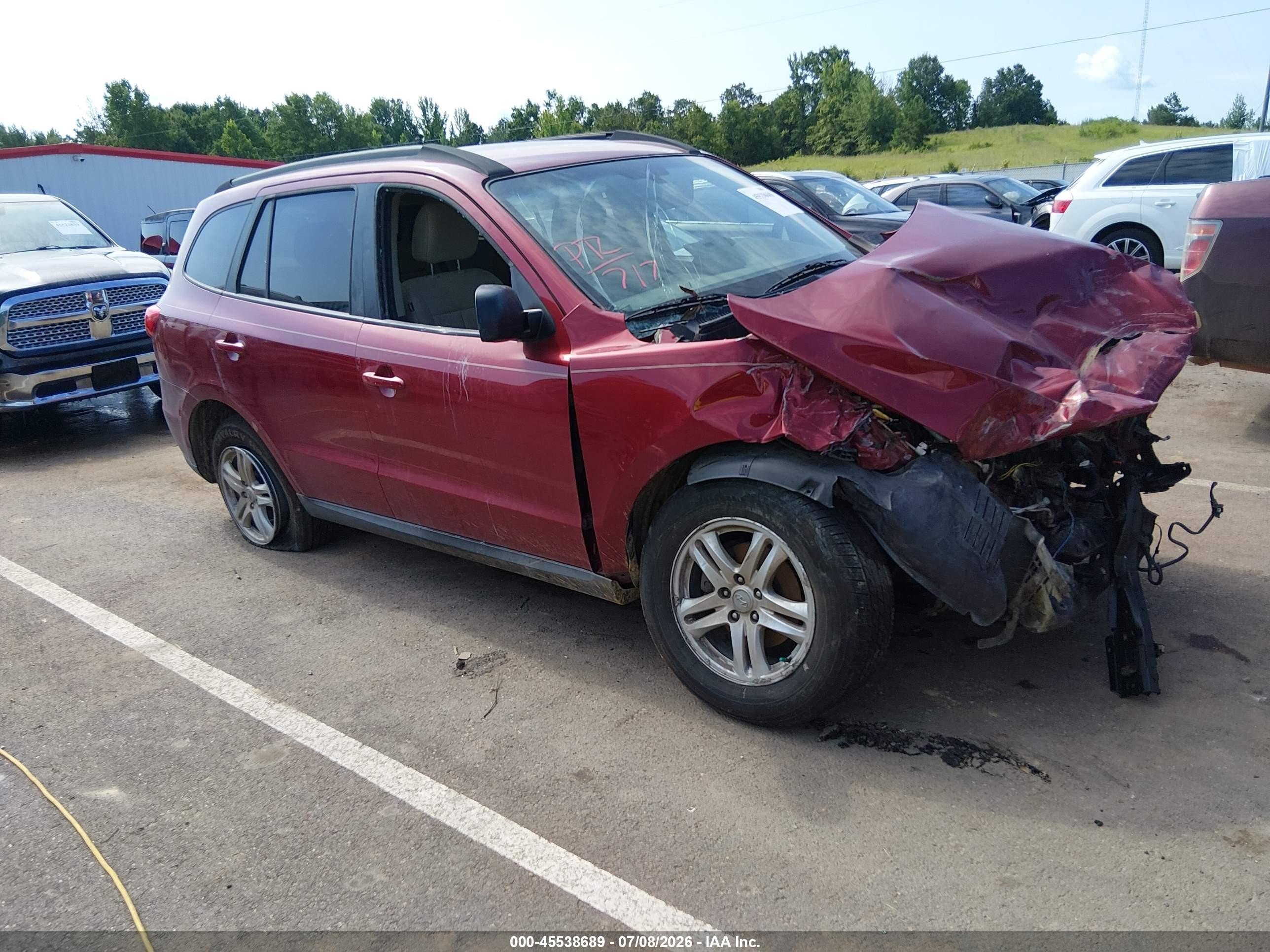 2011 Hyundai Santa Fe GLS, VIN 5XYZG3AB3BG029929 — Front end