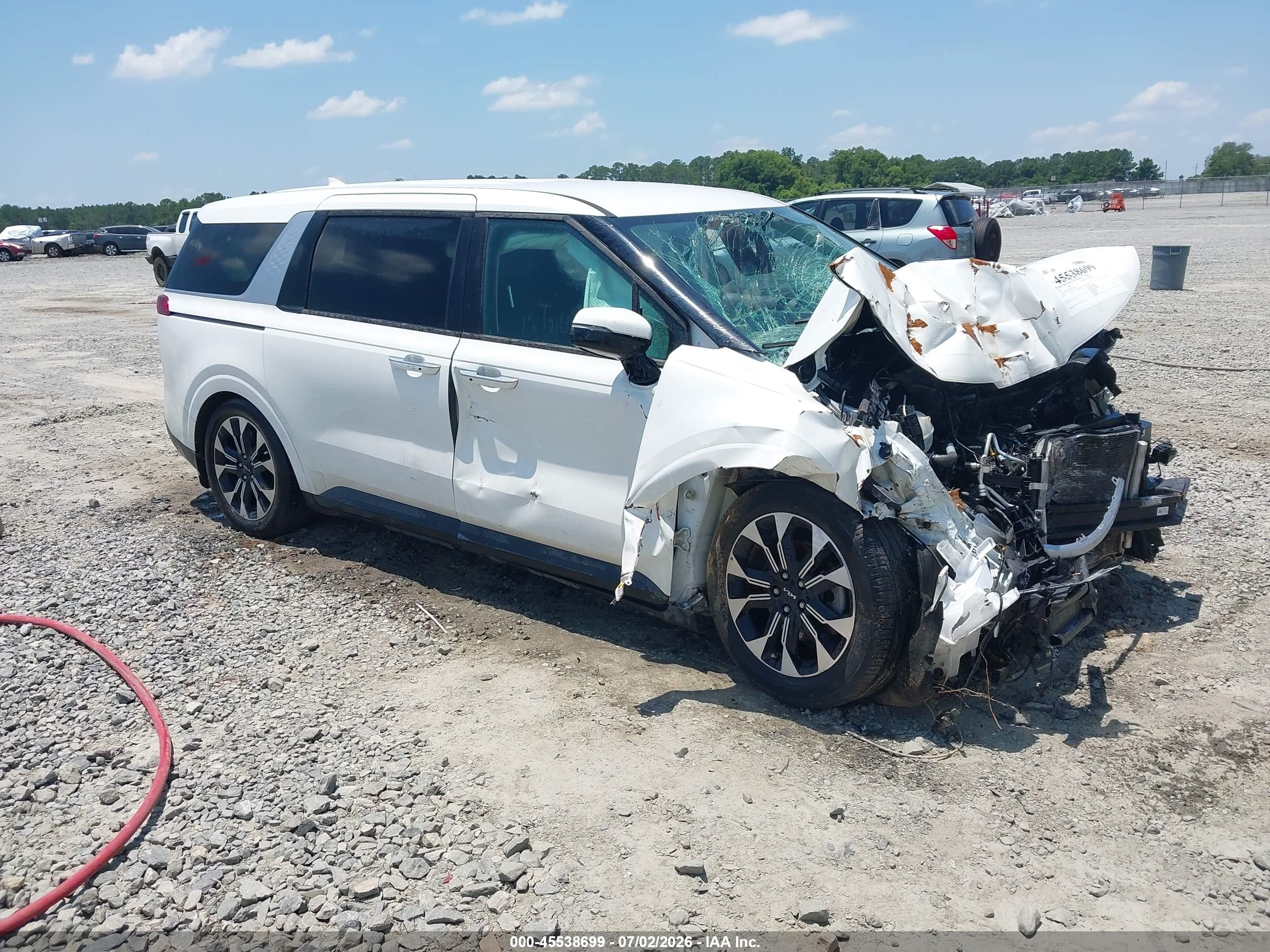2023 Kia Carnival EX, VIN KNDNC5H39P6250921 — Front end