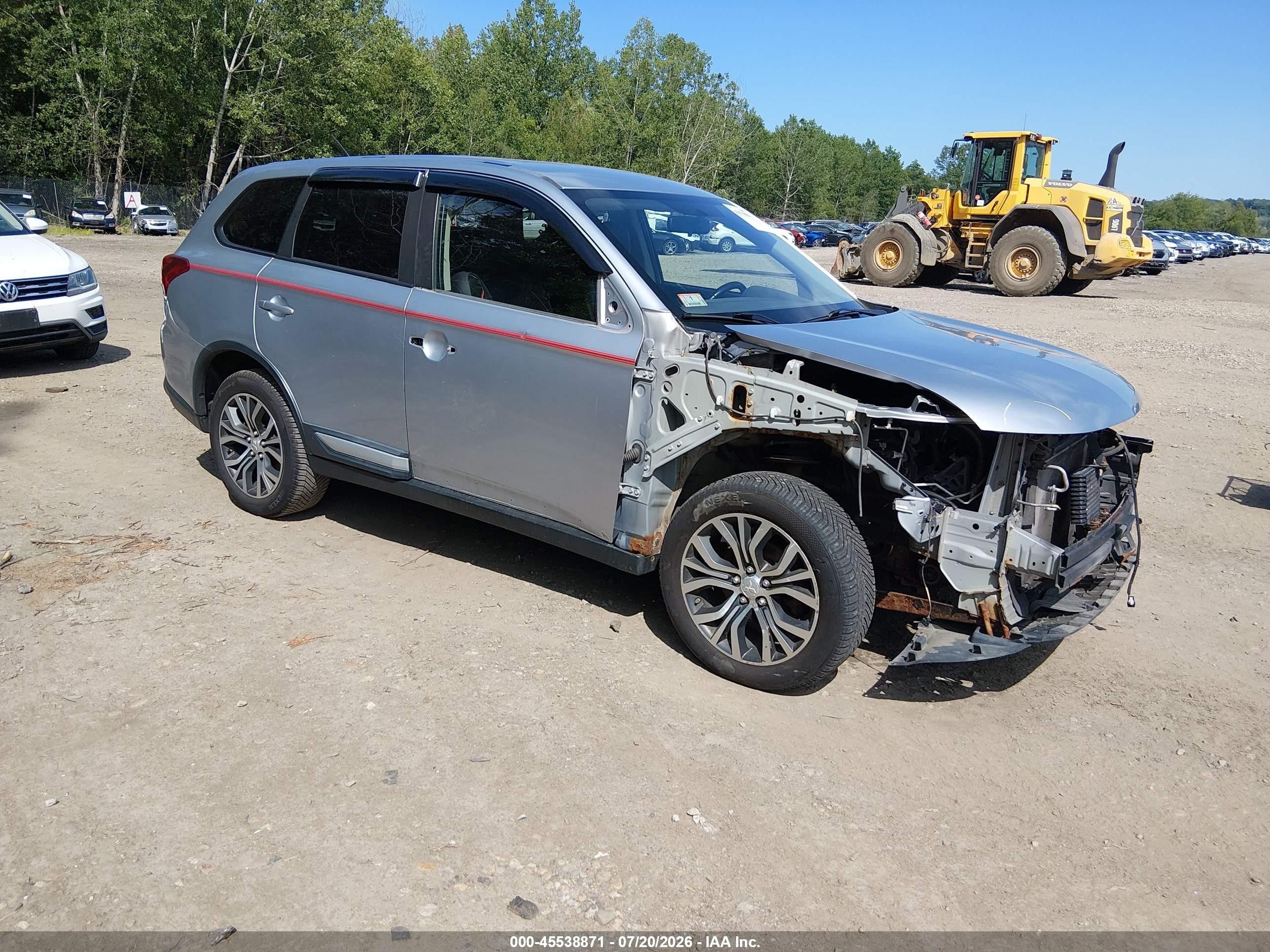 2016 Mitsubishi Outlander SE, VIN JA4AZ3A33GZ041033 — Front end