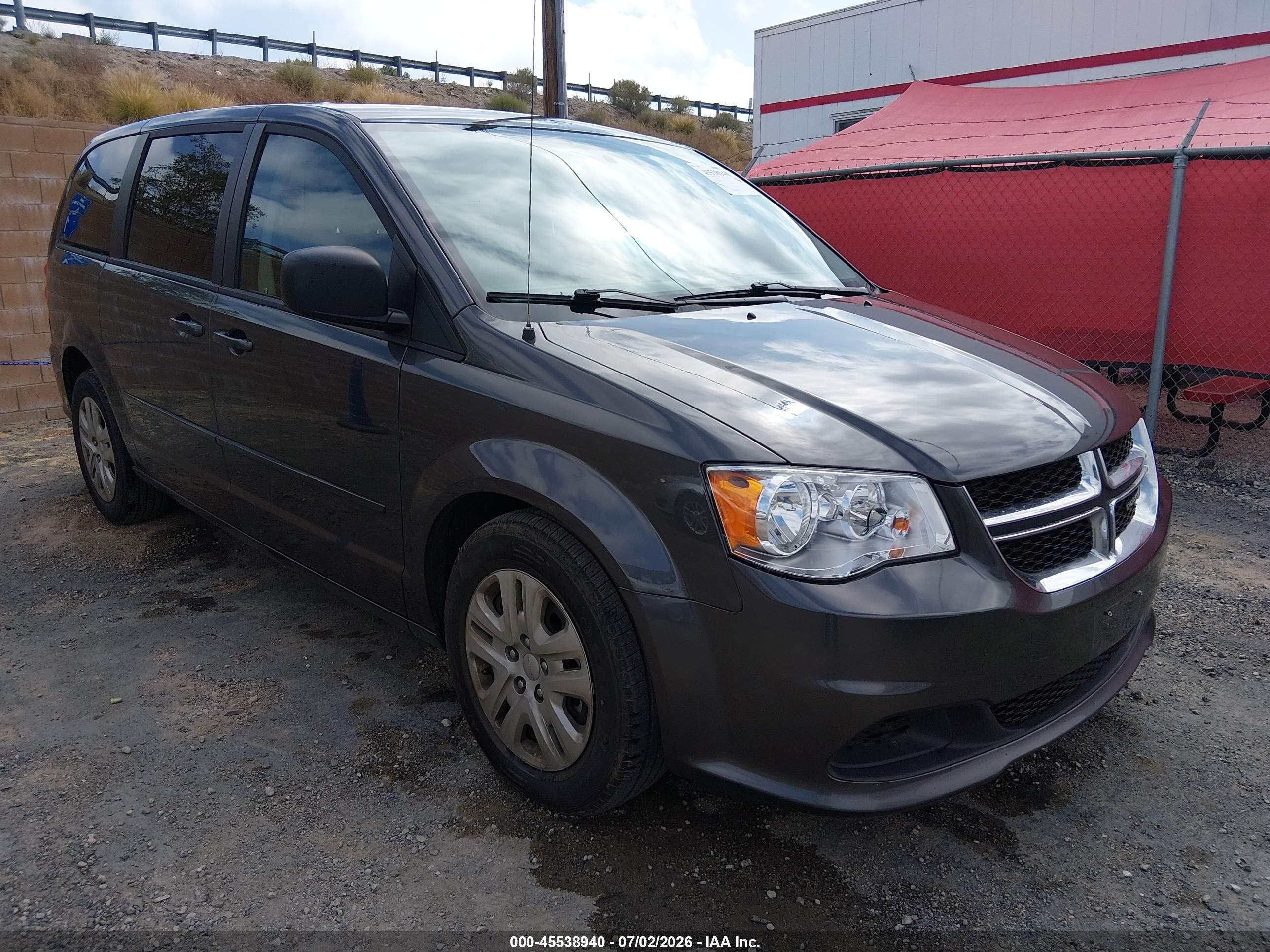 2017 Dodge Grand Caravan SE Plus, VIN 2C4RDGBG6HR789576 — Side