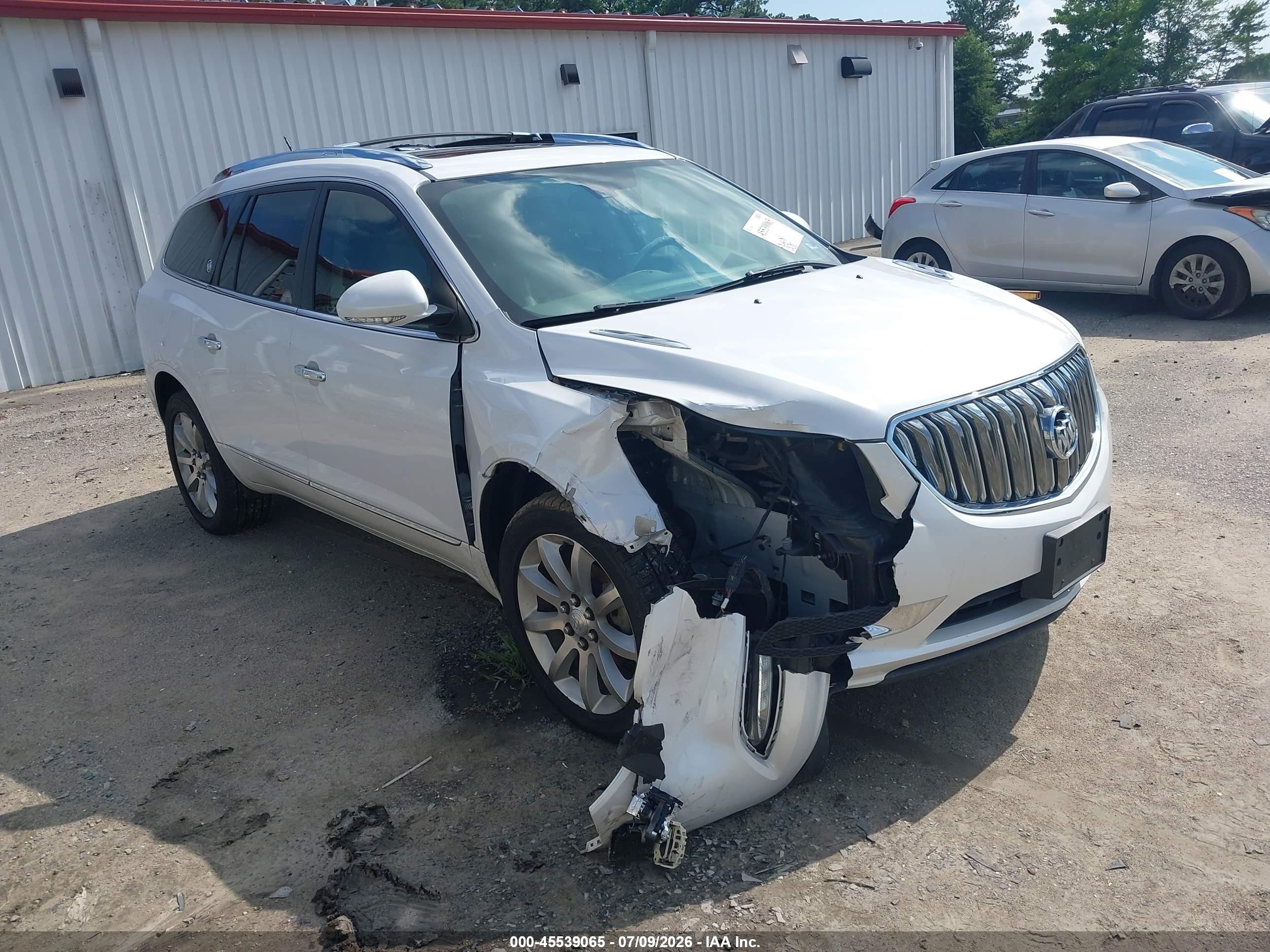 2016 Buick Enclave Premium, VIN 5GAKVCKD6GJ300157 — Front end