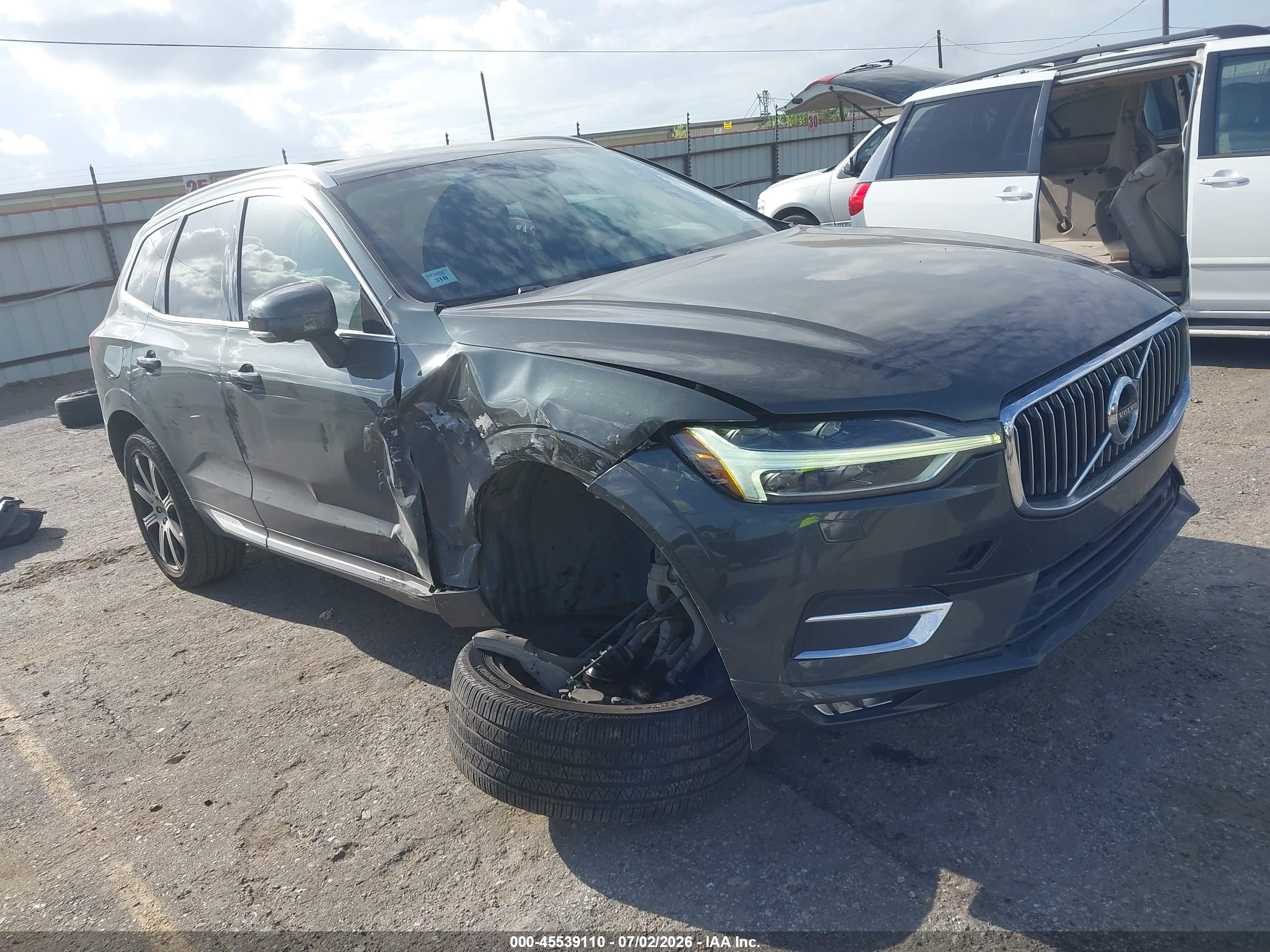 2019 Volvo XC60 Inscription, VIN YV4A22RL3K1391176 — Перед
