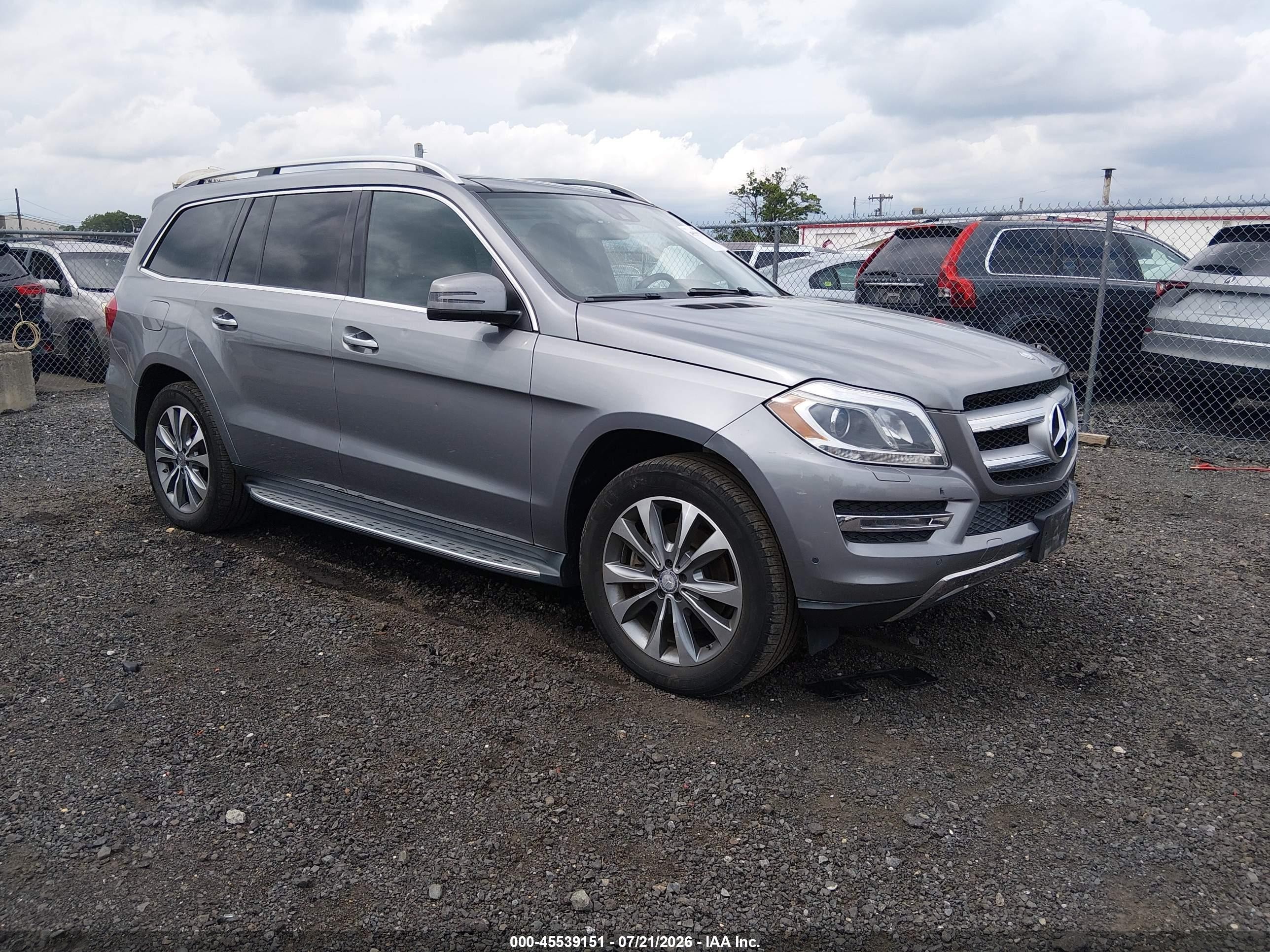 2015 Mercedes-Benz GL 450, VIN 4JGDF6EE5FA618419 — Rear end
