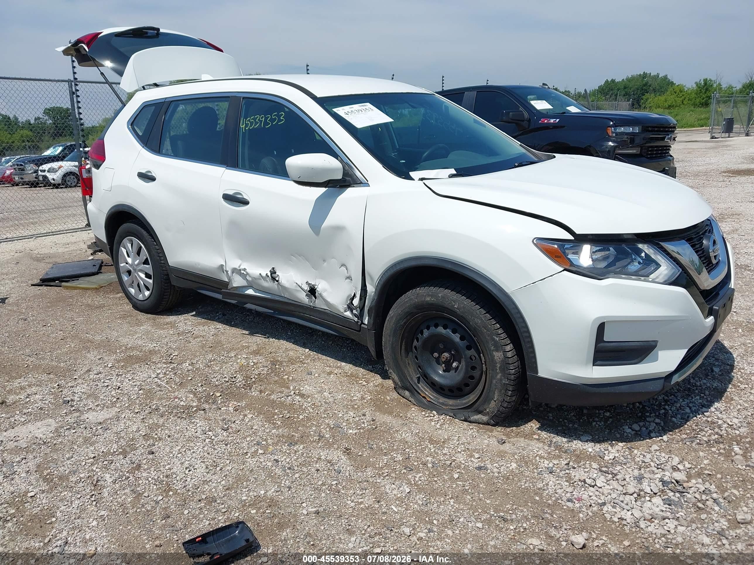 2017 Nissan Rogue SL, VIN JN8AT2MV3HW004327 — Side