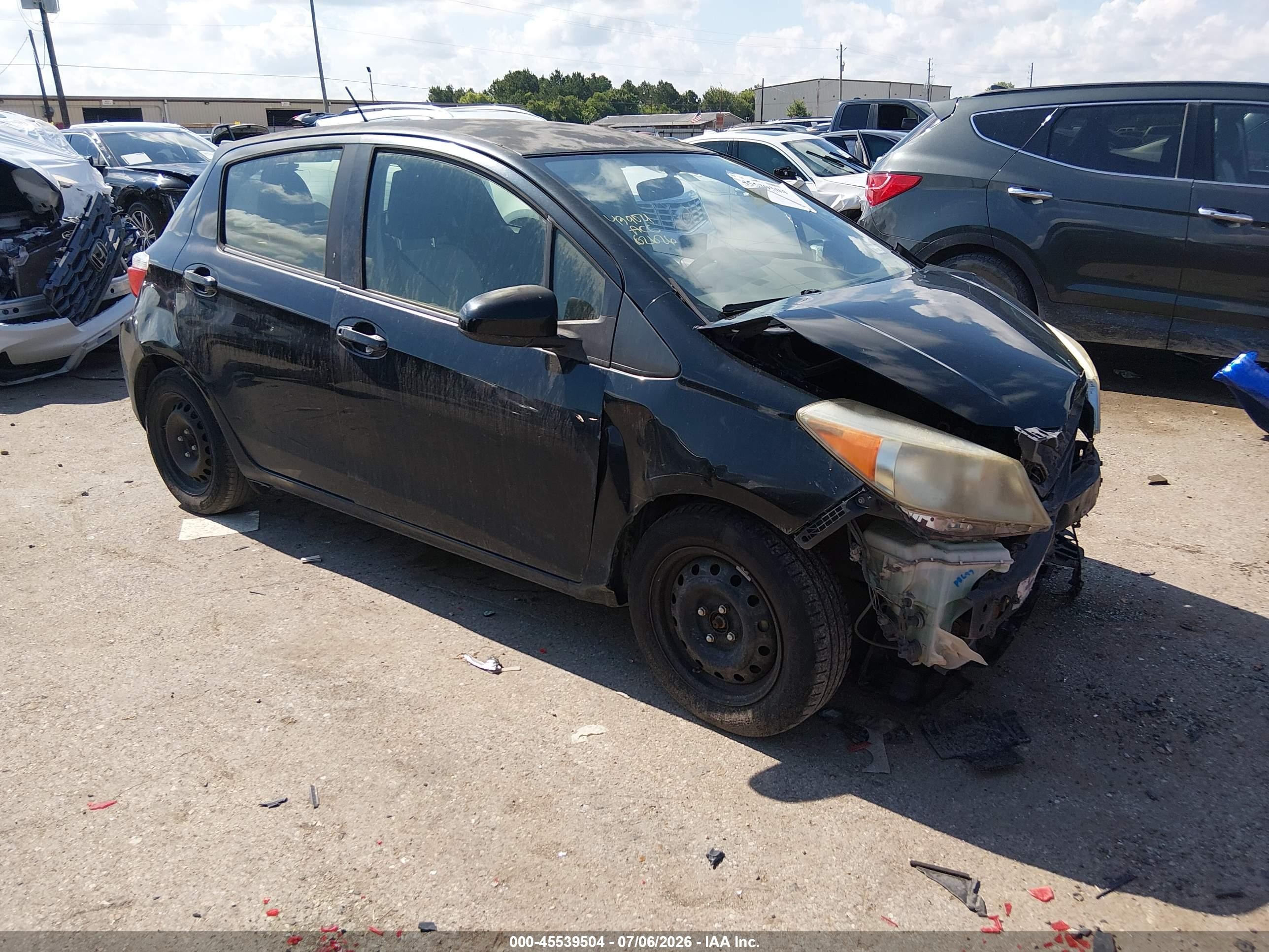 2013 Toyota Yaris L, VIN JTDKTUD38DD542537 — Front end
