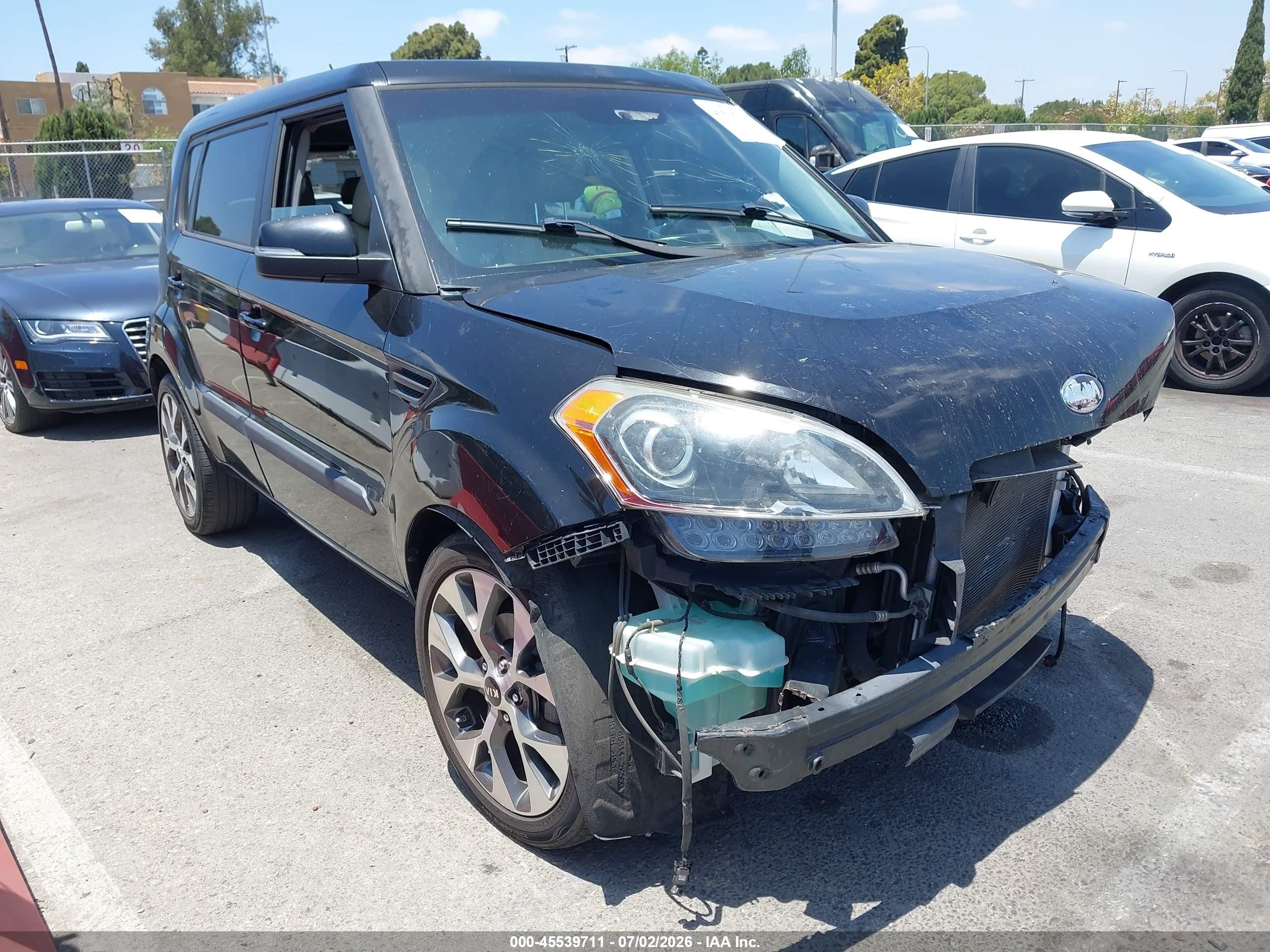 2013 Kia Soul +, VIN KNDJT2A69D7528742 — Front end