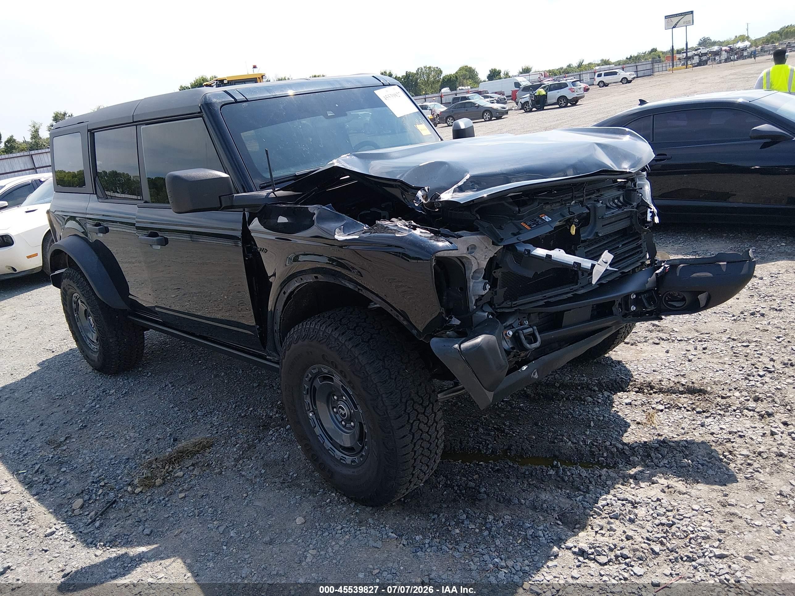 2025 Ford Bronco Badlands, VIN 1FMEE9BP3SLB27490 — Front end