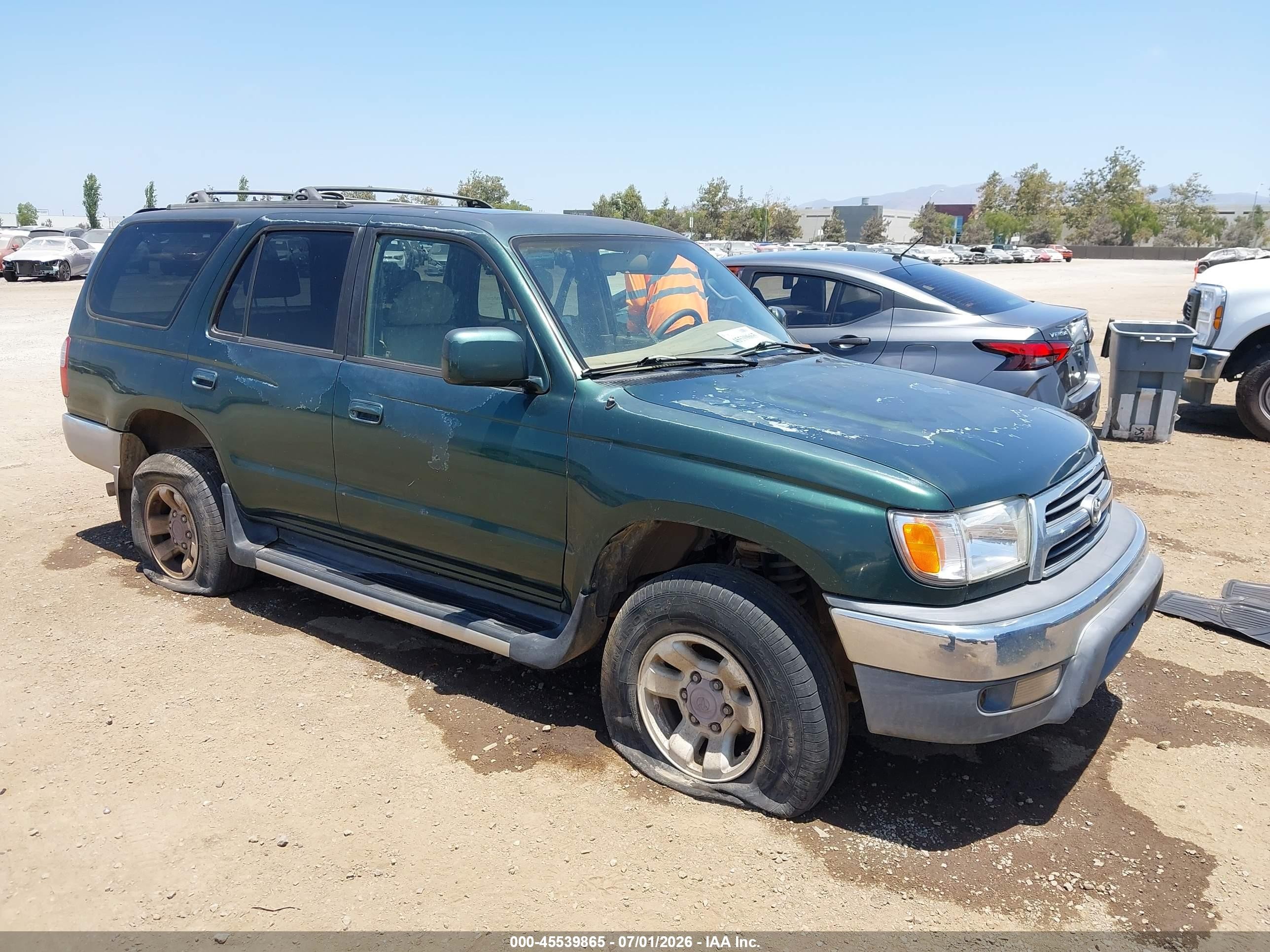 1999 Toyota 4Runner SR5, VIN JT3GN86R7X0108084 — Normal wear