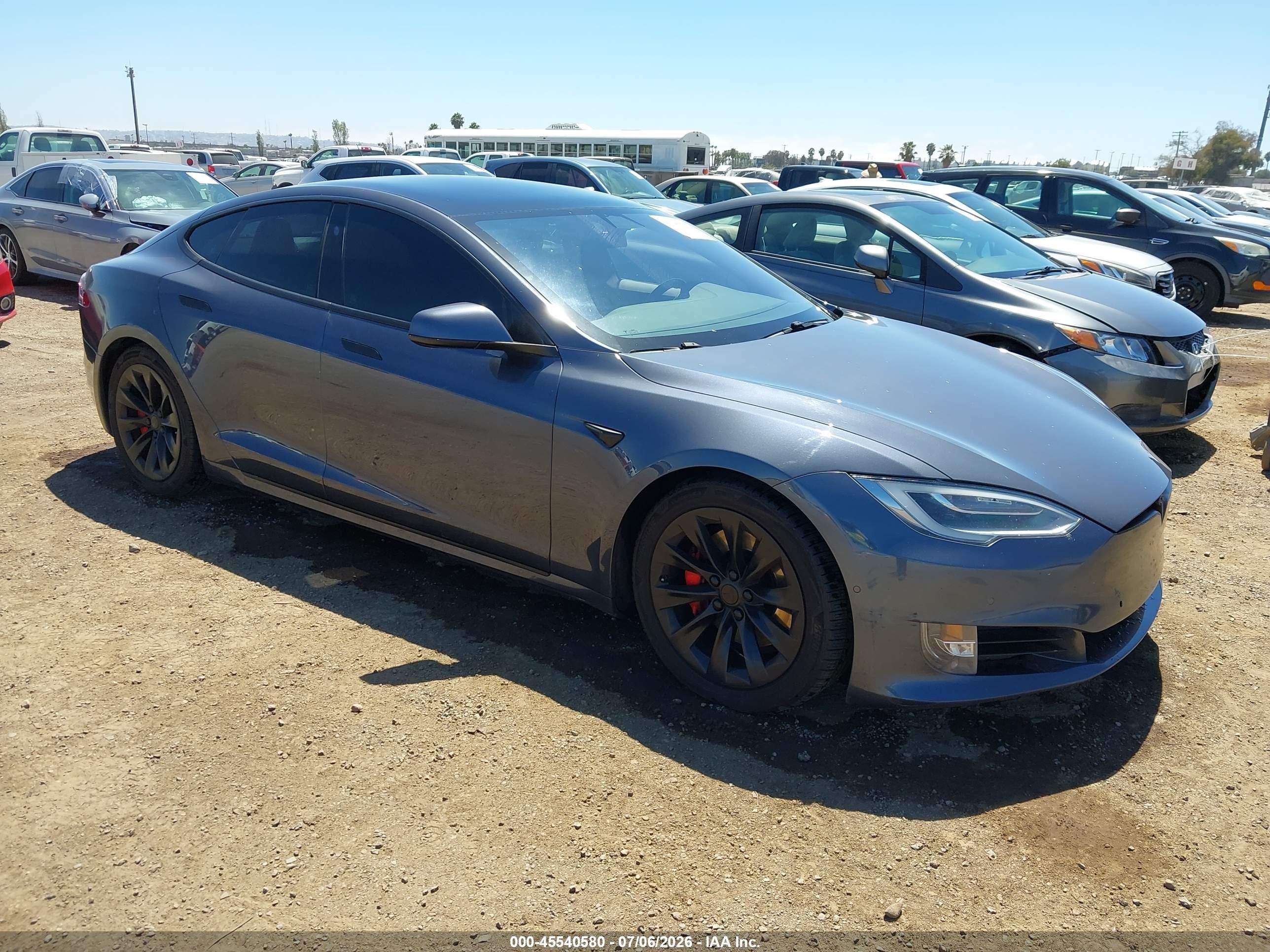 2020 Tesla Model S Long Range, VIN 5YJSA1E22LF371253 — Rear end