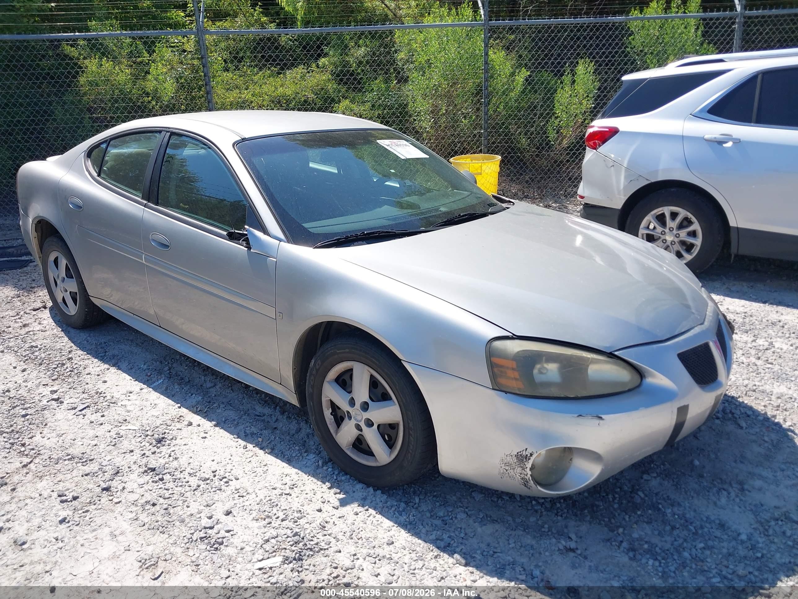 2008 Pontiac Grand Prix, VIN 2G2WP552581114402 — Front end