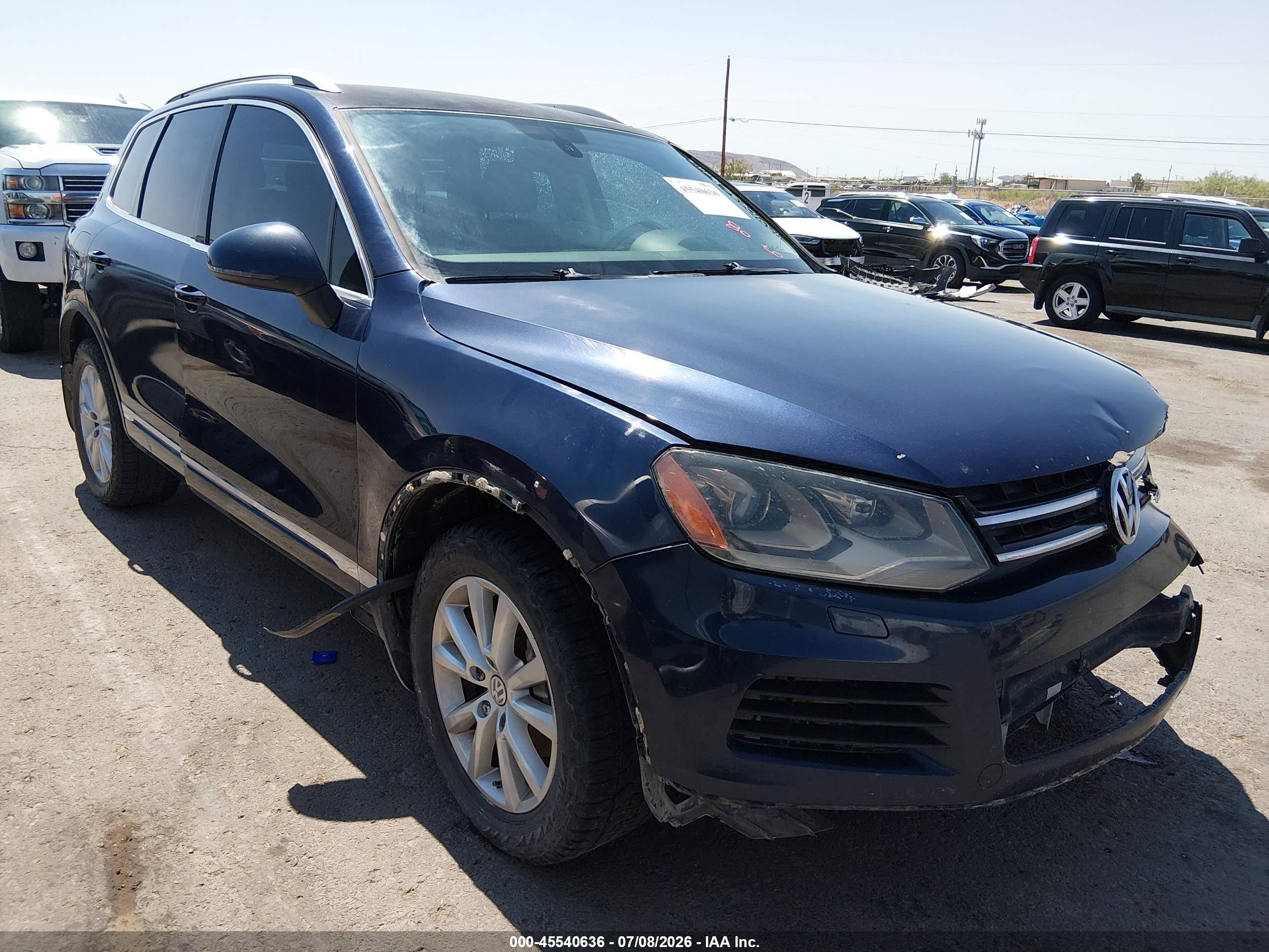2013 Volkswagen Touareg Sport, VIN WVGEF9BP6DD009055 — Normal wear