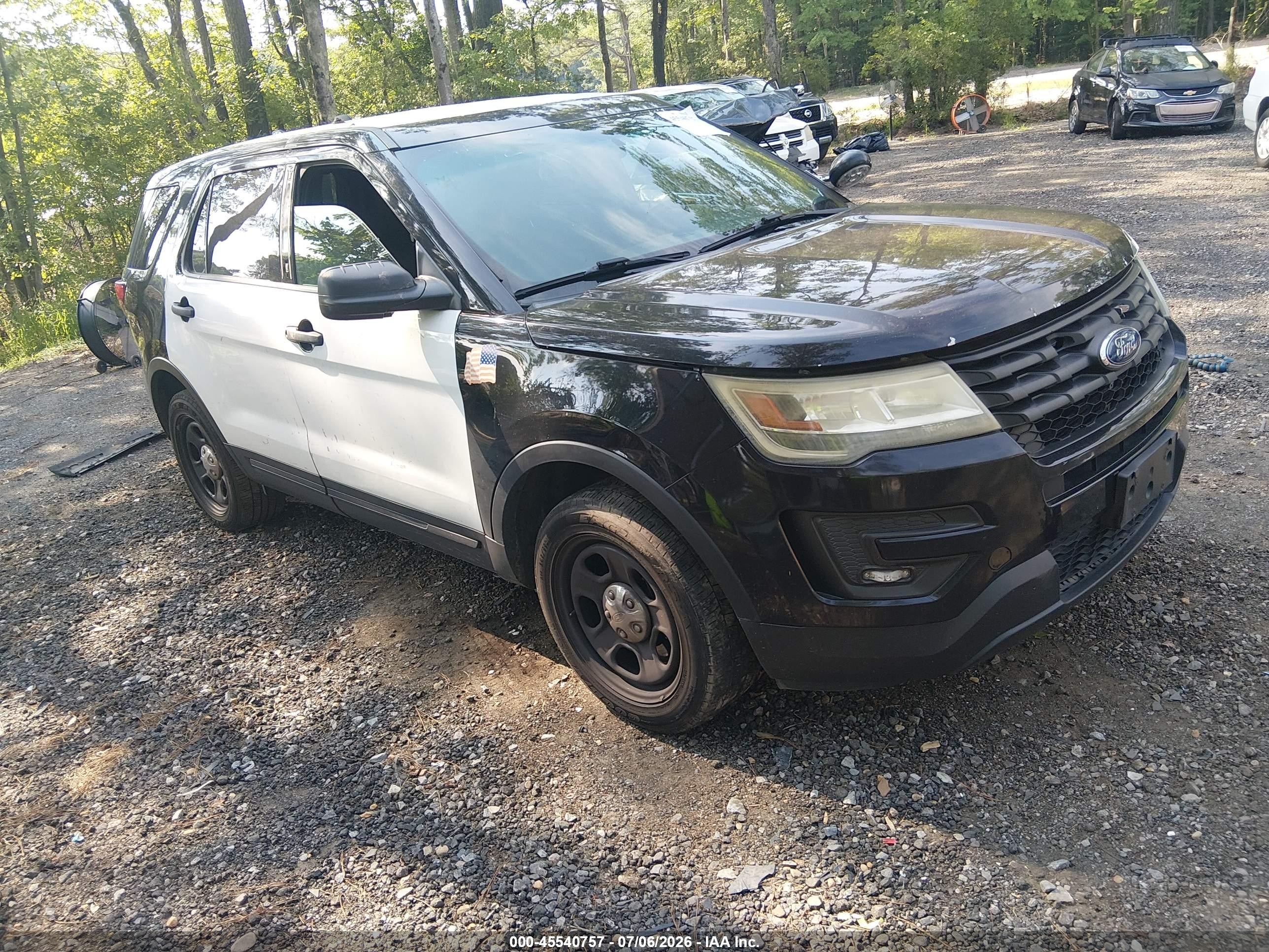 2016 Ford Police Interceptor Utility, VIN 1FM5K8AR9GGB81009 — Бок