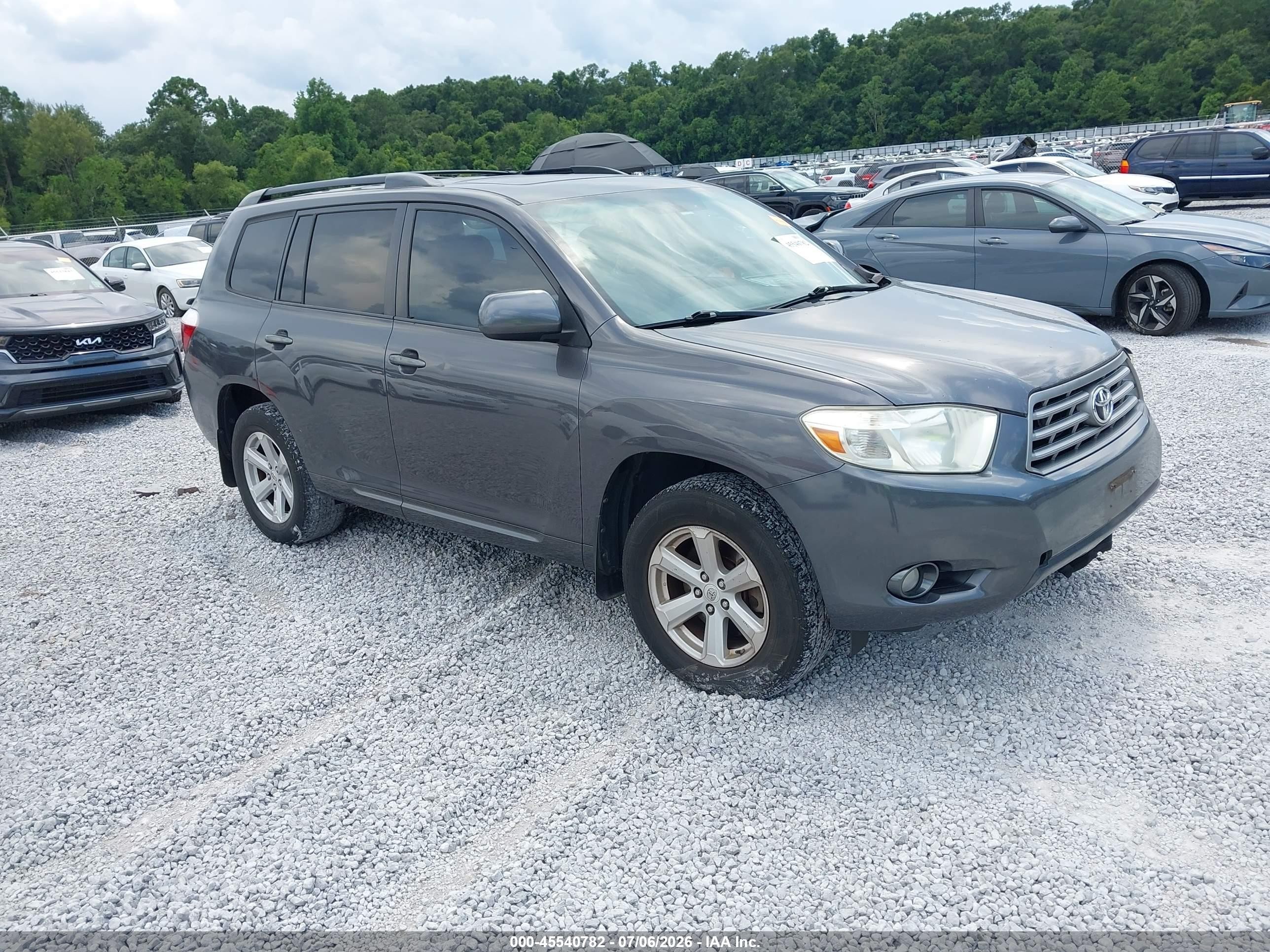 2010 Toyota Highlander SE, VIN 5TDJK3EHXAS008569 — Front end