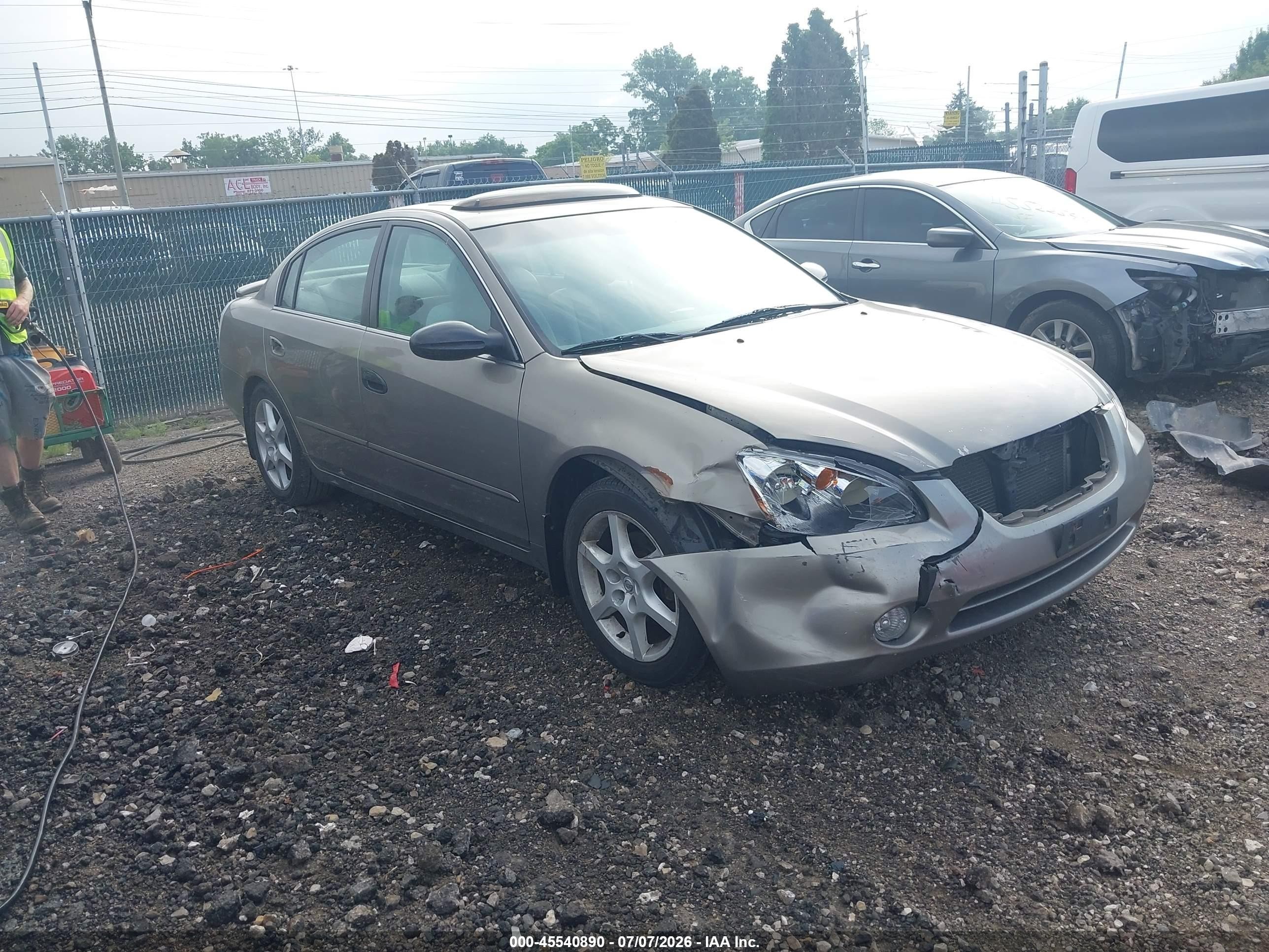 2003 Nissan Altima SE, VIN 1N4BL11D73C349169 — Front end